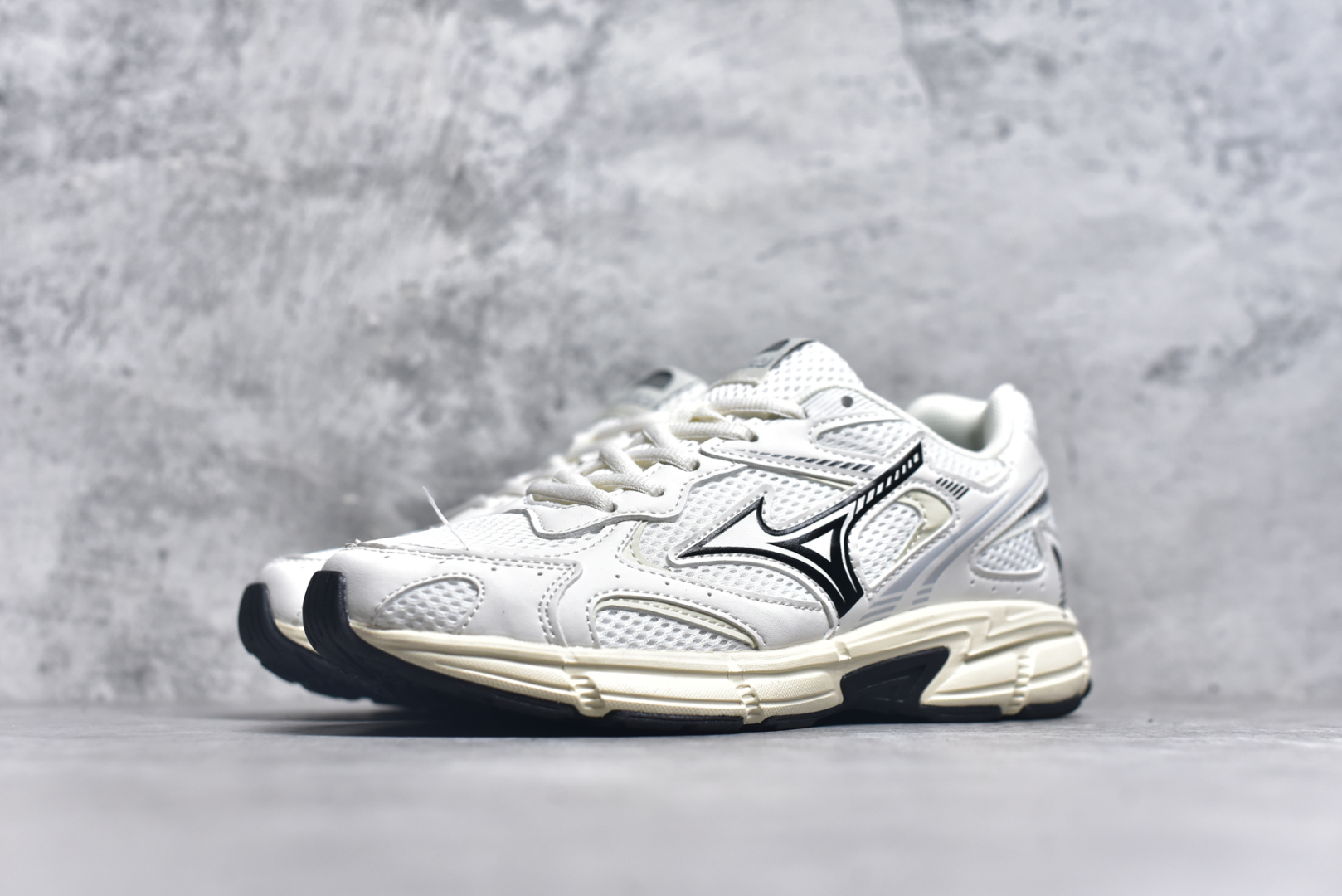 图片[2]-#公司级别 美津浓 Mizuno 舒适时尚减震防滑透气轻便包裏性 低帮 休闲跑步鞋 男女同款 尺码：36/45-选品中心