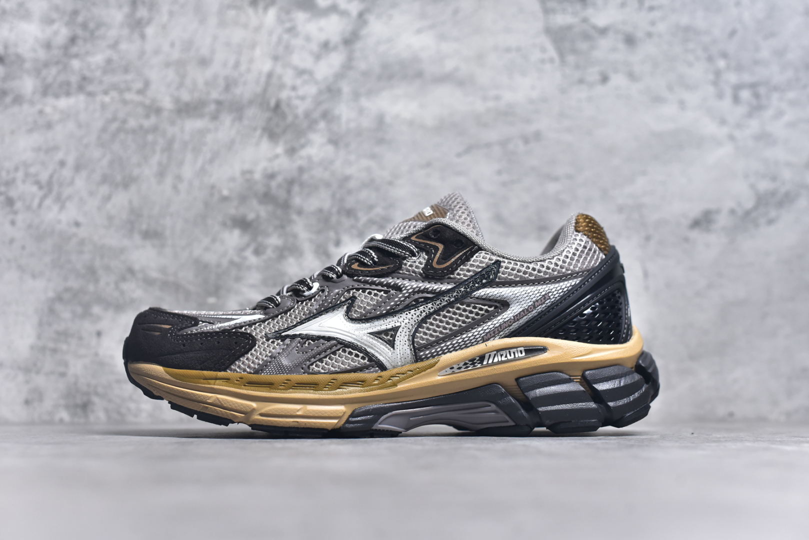 #公司级别 美津浓 Mizuno 舒适时尚减震防滑透气轻便包裏性 低帮 休闲跑步鞋 男女同款 尺码：36/45-选品中心