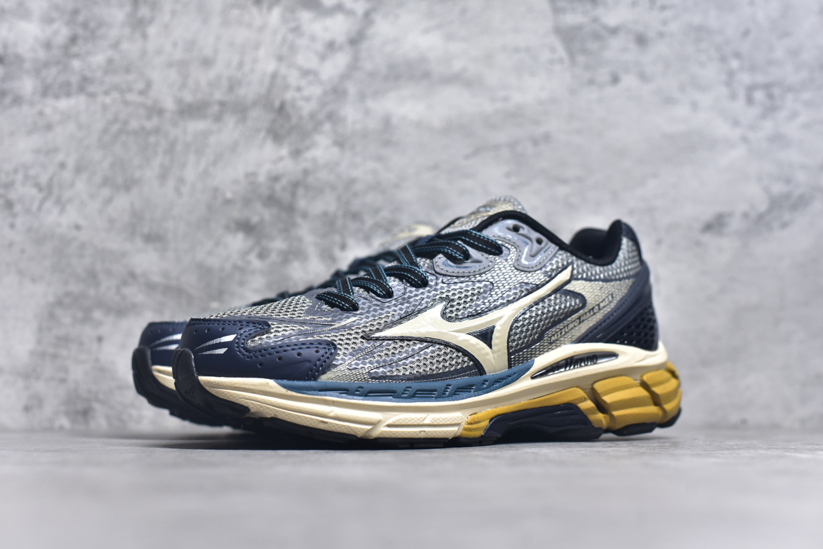 图片[2]-#公司级别 美津浓 Mizuno 舒适时尚减震防滑透气轻便包裏性 低帮 休闲跑步鞋 男女同款 尺码：36/45-选品中心