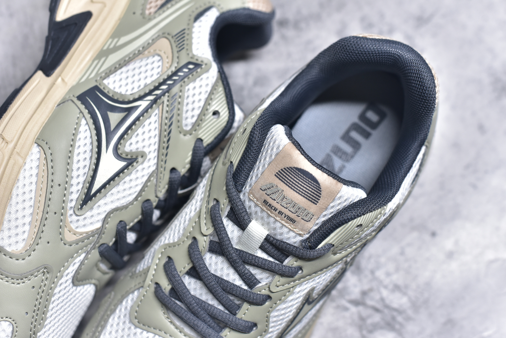 图片[9]-#公司级别 美津浓 Mizuno 舒适时尚减震防滑透气轻便包裏性 低帮 休闲跑步鞋 男女同款 尺码：36/45-选品中心
