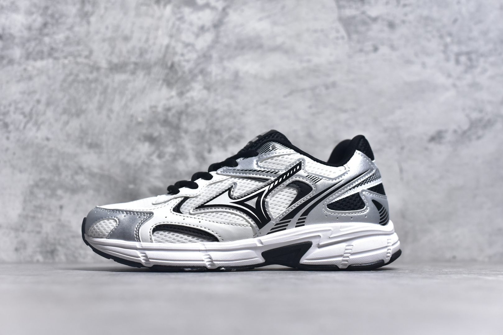 #公司级别 美津浓 Mizuno 舒适时尚减震防滑透气轻便包裏性 低帮 休闲跑步鞋 男女同款 尺码：36/45-选品中心