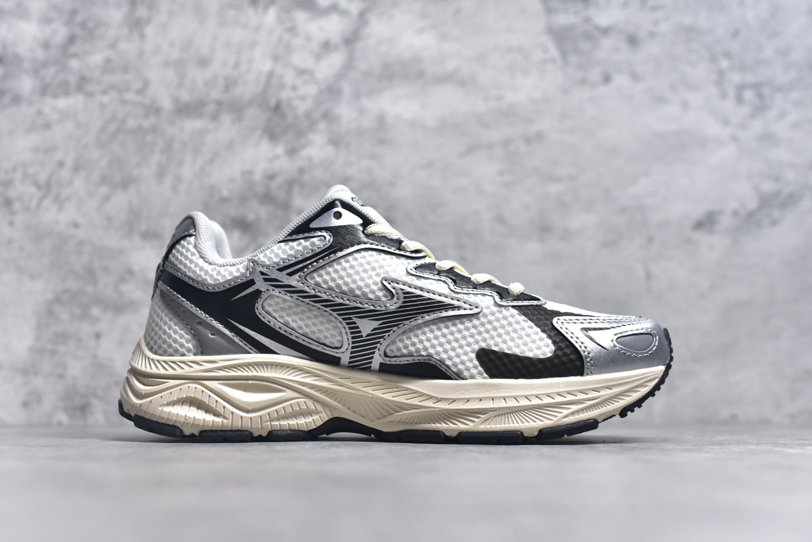图片[3]-#公司级别 美津浓 Mizuno 舒适时尚减震防滑透气轻便包裏性 低帮 休闲跑步鞋 男女同款 尺码：36/45-选品中心