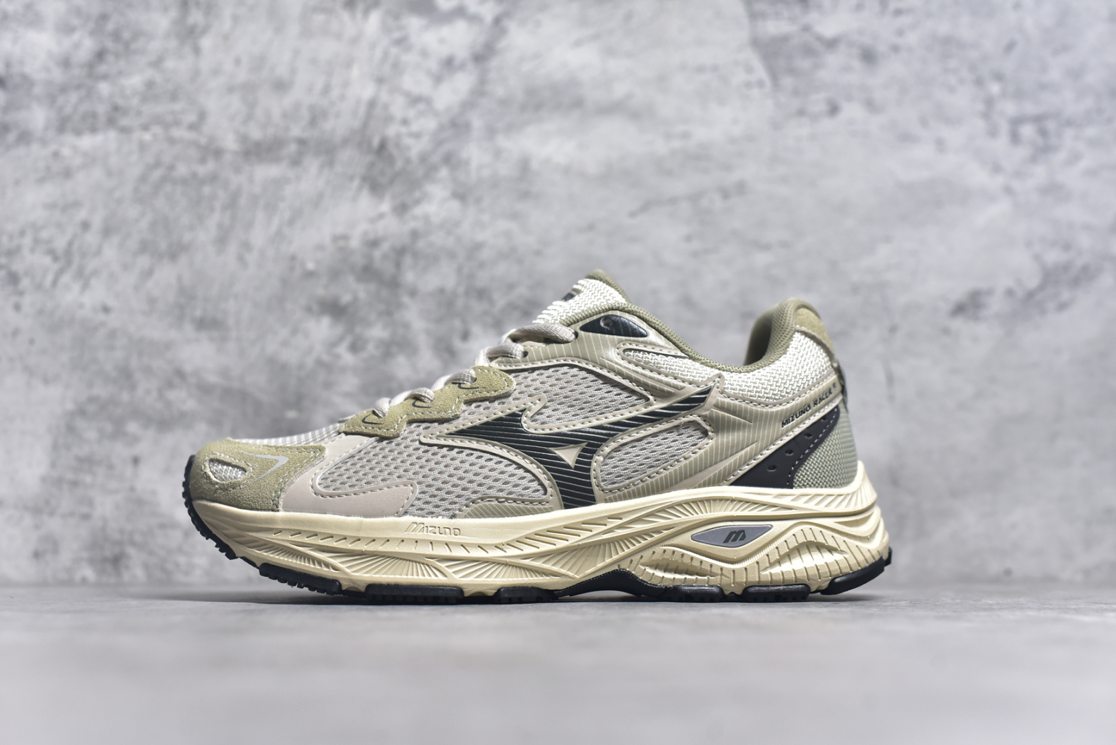 #公司级别 美津浓 Mizuno 舒适时尚减震防滑透气轻便包裏性 低帮 休闲跑步鞋 男女同款 尺码：36/45-选品中心