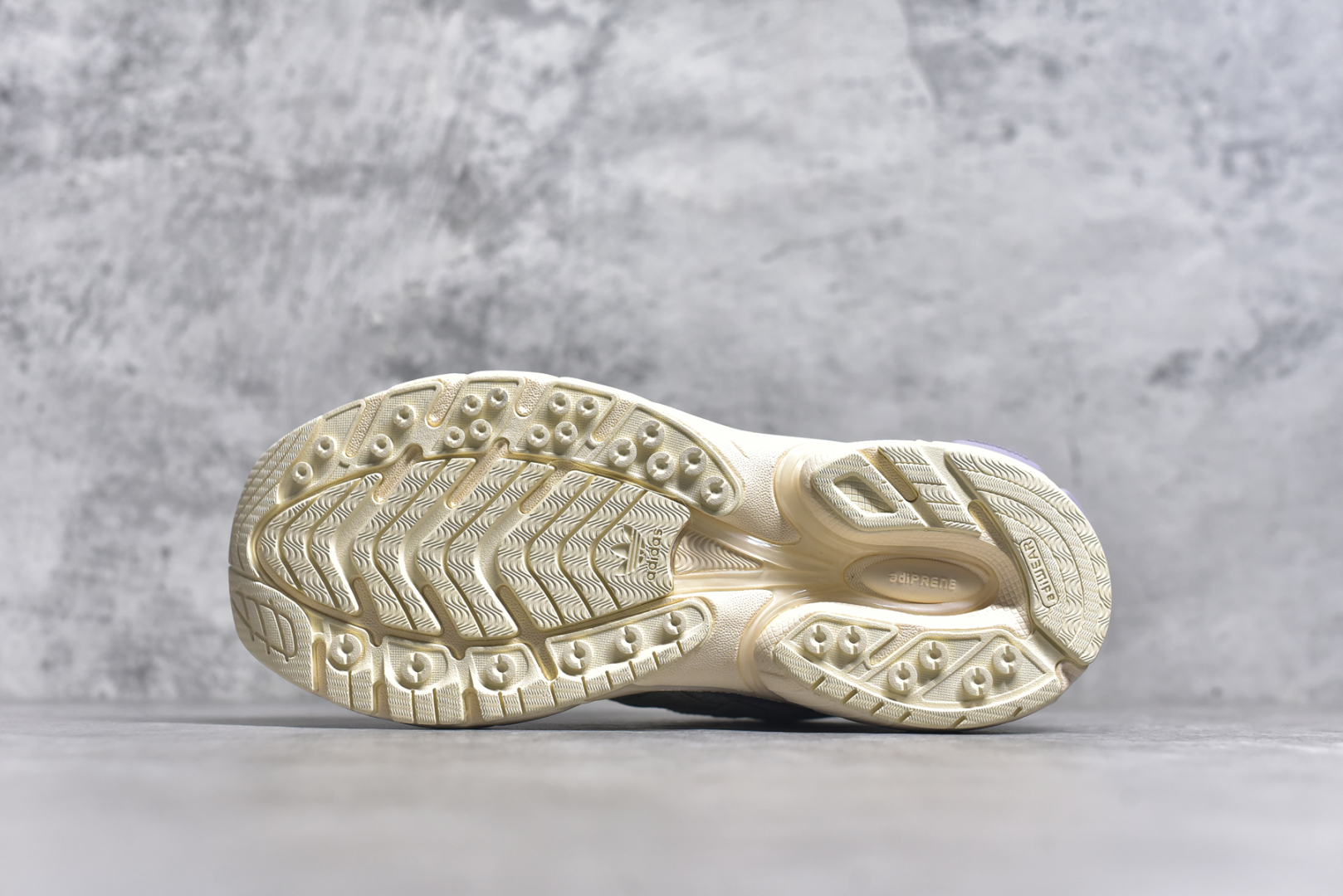 图片[6]-#AD Originals ADISTAR CUSHION 白色 此款以简约大方的造型设计，给人以随性休闲的时尚格调，穿着舒适轻便，运动灵活自如，满足日常个性穿搭。货号：IH0278 尺码：35.5 36 36.5 37 38 38.5 39 40 40.5 41 42 42.5 43 44 44.5 45-选品中心