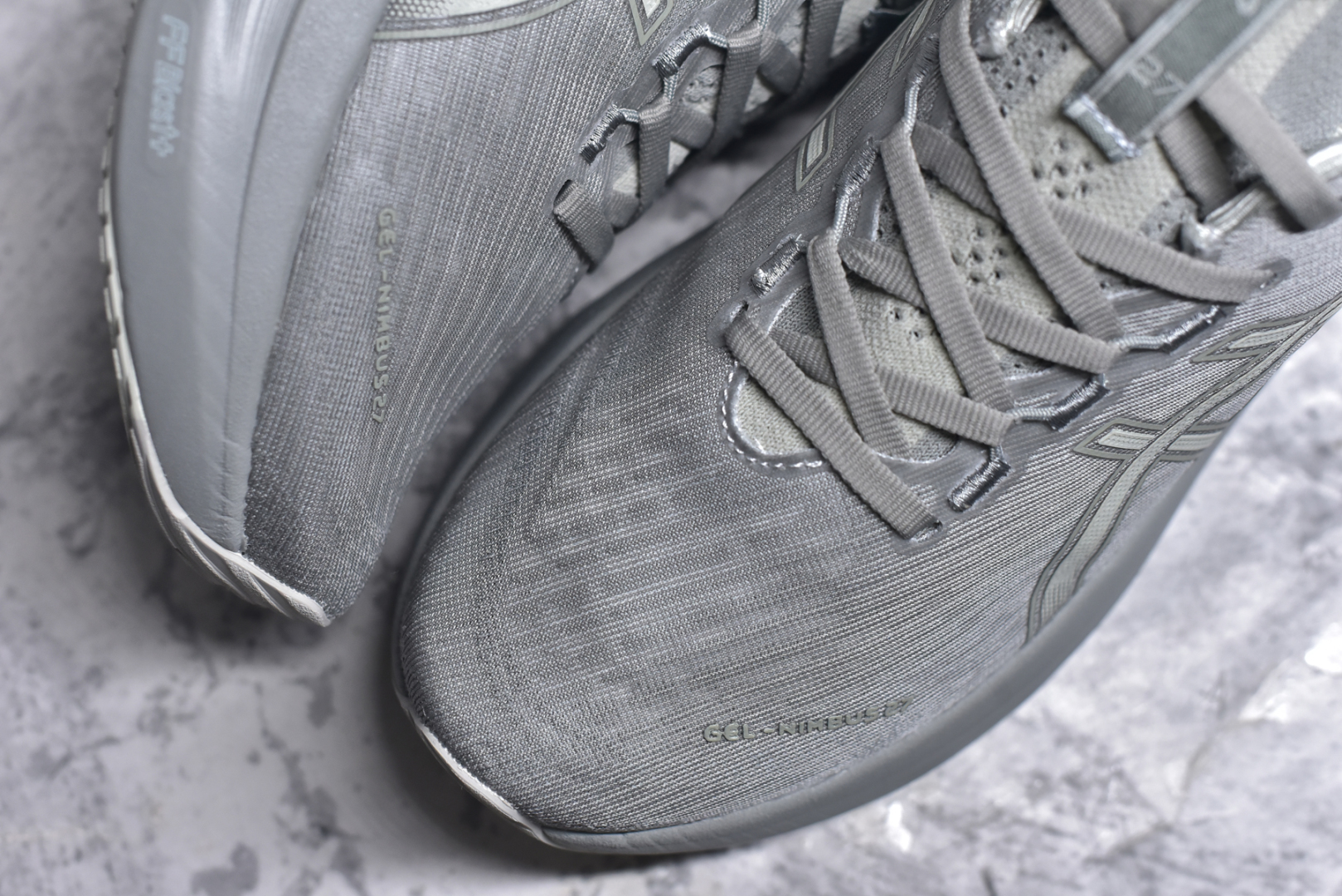 图片[8]-#Asics GEL-Nimbus 27 亚瑟士缓震跑鞋 近年复古风潮的势头很旺 ASICS一直坚信保持身体的健康与活力是打造健康快乐的生活方式的最佳途径 ASICS为复古鞋型注入新设计 为玩家的街头穿搭提供了更多可能 GEL-NIMBUSTM9运动鞋最初是为中立和仰卧跑步者设计的长距离训练器 采用原始材料和关键细节重新设计 其Y2K时代的工业外观也被大胆的对比和色块所抵消 尺码：36 36.5 37.5 38 38.5 39 40 40.5 41.5 42 42.5 43.5 44 44.5 45-选品中心