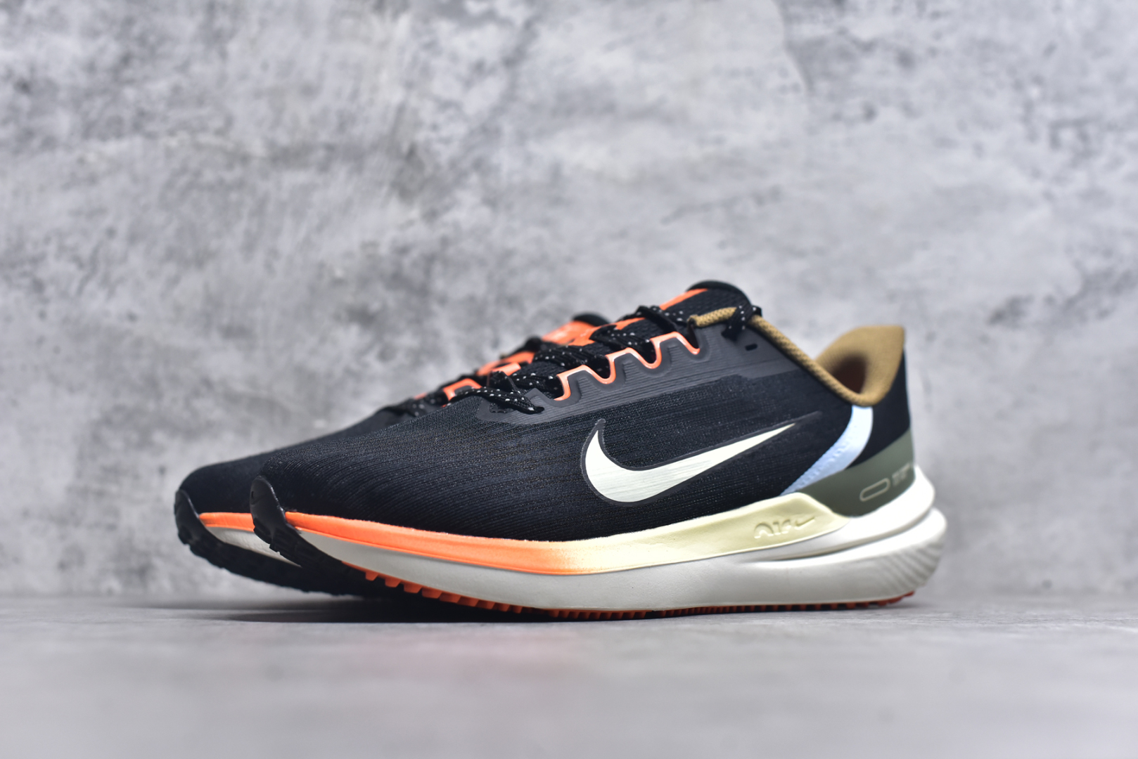 图片[2]-#NK Air Zoom Winflo V9 登月网面透气专业跑步鞋 原档案数据原厂网纱 正确高频花纹 前后掌内置Zoom Air气垫 原装MD大底 脚感完美还原 原盒原配 QC检验、钢印 俱全 原底科技 同步原版 脚感堪比Boost 尺码：39 40 40.5 41 42 42.5 43 44 44.5 45-选品中心