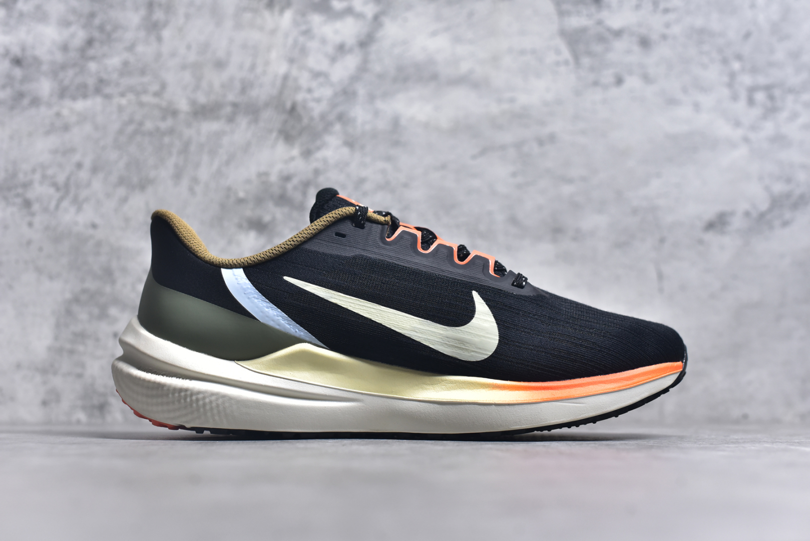 图片[3]-#NK Air Zoom Winflo V9 登月网面透气专业跑步鞋 原档案数据原厂网纱 正确高频花纹 前后掌内置Zoom Air气垫 原装MD大底 脚感完美还原 原盒原配 QC检验、钢印 俱全 原底科技 同步原版 脚感堪比Boost 尺码：39 40 40.5 41 42 42.5 43 44 44.5 45-选品中心