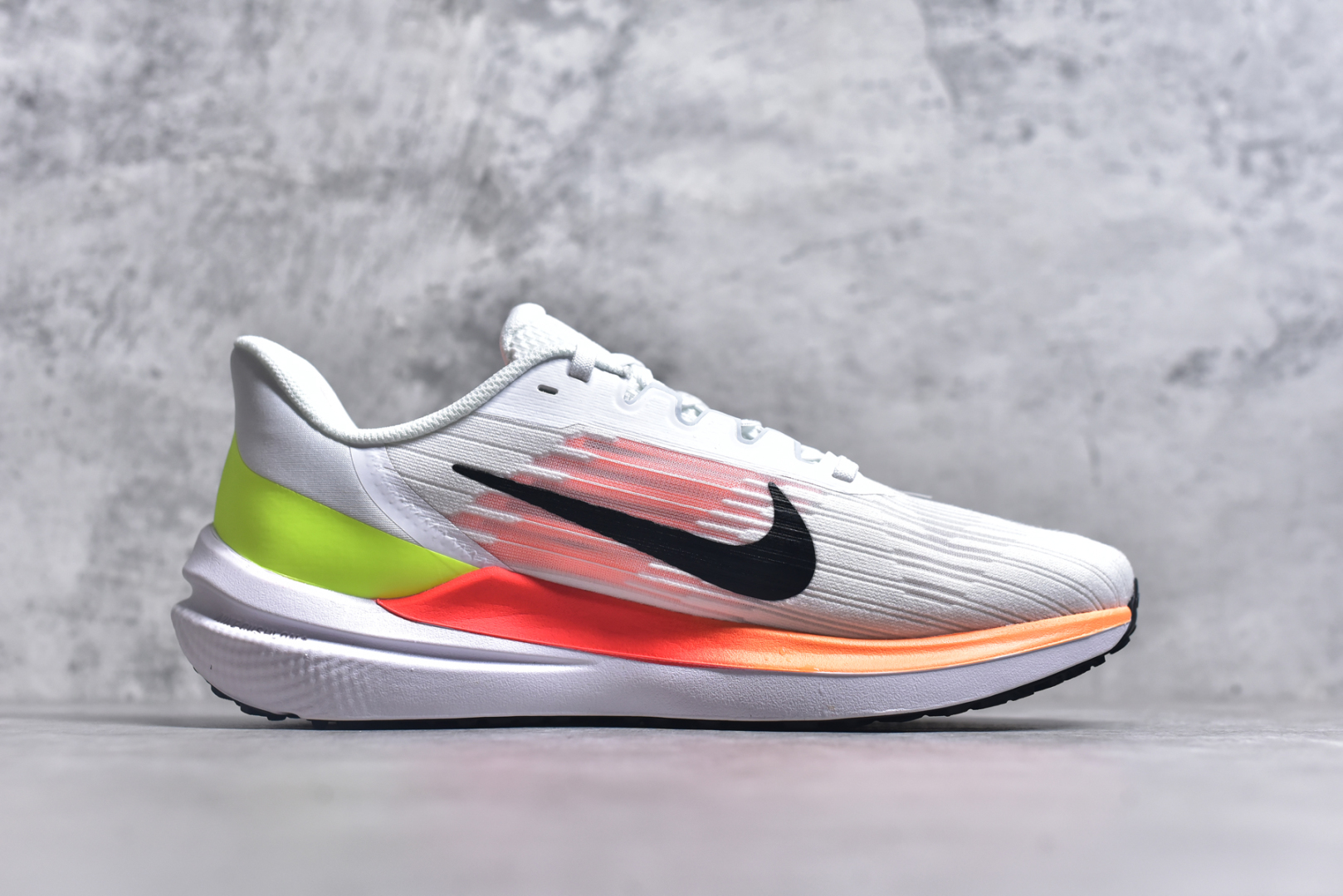 图片[3]-#NK Air Zoom Winflo V9 登月网面透气专业跑步鞋 原档案数据原厂网纱 正确高频花纹 前后掌内置Zoom Air气垫 原装MD大底 脚感完美还原 原盒原配 QC检验、钢印 俱全 原底科技 同步原版 脚感堪比Boost 尺码：39 40 40.5 41 42 42.5 43 44 44.5 45-选品中心