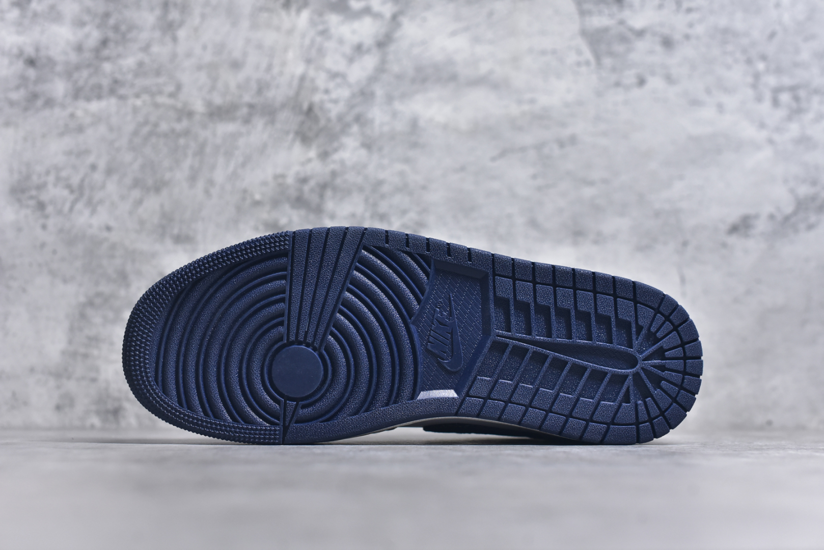图片[6]-#Air Jordan AJ1 Low 低帮 水洗蓝 IH0648-141 全新流水线出品 DT版本唯一平替选择 市场第二梯队最强版 全部原鞋开发 原楦原纸板开发 全鞋电脑针车 原厂内置全掌气垫 原盒内在原标 唯一Zp原版鞋带绑法 免检产品 全新2022版型 全头层皮料 完美零毛边处理 原厂配置全掌气垫 价格定位良心 几十个配色陆续出货 实拍调校N版已经零色差零失真 百分百还原实物色彩所见即所得 不存在货不对板色差等低级问题 选购参考实物拍摄 不混卖不参货 只用心做好货严格选品 承诺混一赔十 尺码：36-46-选品中心