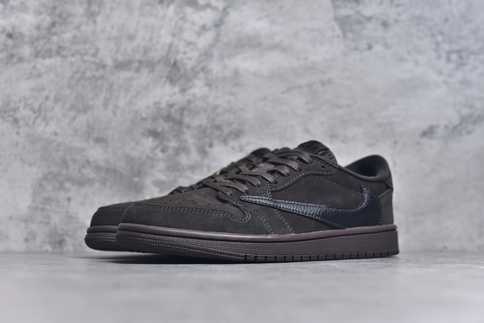 图片[2]-#Travis Scott x Fragment x Air Jordan 1 Low TS联名倒钩9.0低帮 黑棕摩卡 大厂血统 纯原配置 原厂采购皮料冲裁 超高整洁度 原纸板、原楦数据开发 上脚原汁原味的公司货既视感 原底独立模具 中底四线拉帮完美走线 原模大底咬花货号：DM7866-202 尺码：36-47-选品中心