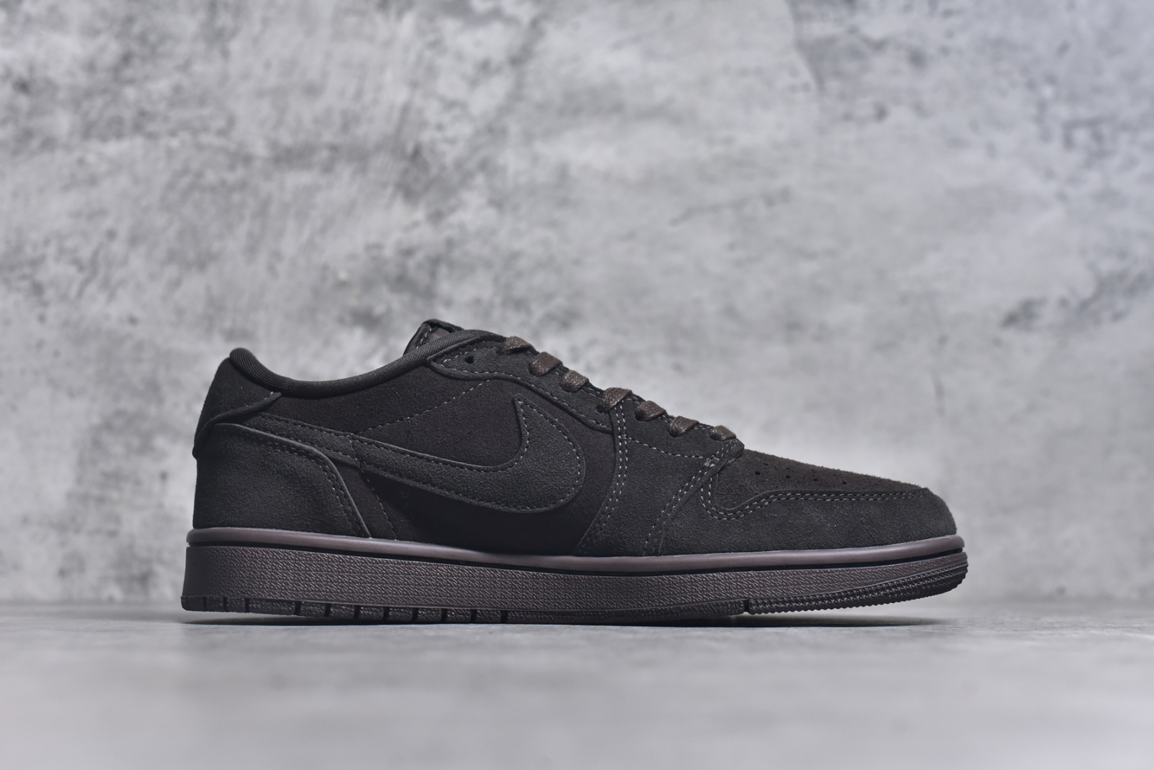 图片[3]-#Travis Scott x Fragment x Air Jordan 1 Low TS联名倒钩9.0低帮 黑棕摩卡 大厂血统 纯原配置 原厂采购皮料冲裁 超高整洁度 原纸板、原楦数据开发 上脚原汁原味的公司货既视感 原底独立模具 中底四线拉帮完美走线 原模大底咬花货号：DM7866-202 尺码：36-47-选品中心