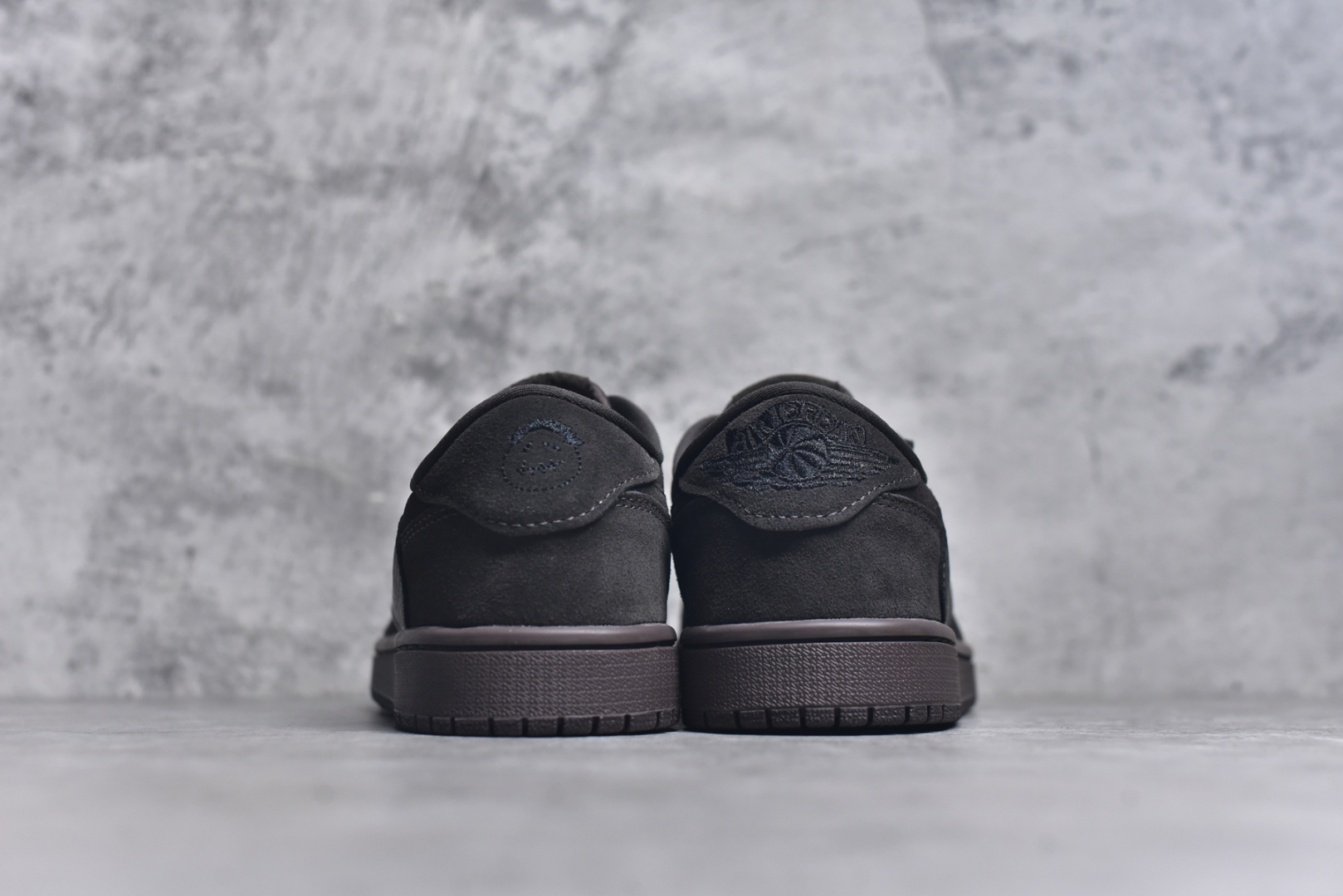 图片[5]-#Travis Scott x Fragment x Air Jordan 1 Low TS联名倒钩9.0低帮 黑棕摩卡 大厂血统 纯原配置 原厂采购皮料冲裁 超高整洁度 原纸板、原楦数据开发 上脚原汁原味的公司货既视感 原底独立模具 中底四线拉帮完美走线 原模大底咬花货号：DM7866-202 尺码：36-47-选品中心