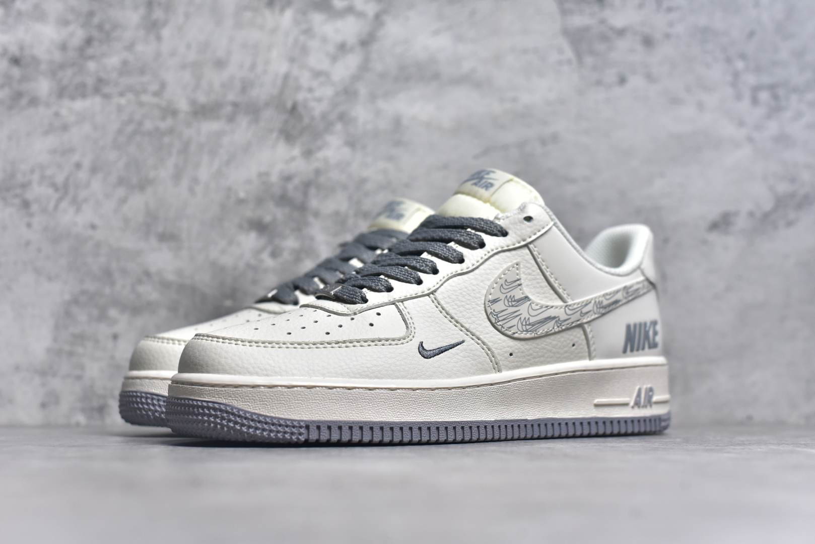 图片[2]-#Nike Air Force 1\’07 Low 耐克联名 米灰多小勾 空军一号低帮休闲板鞋 HH7518-048 #原楦头原纸板 原装鞋盒 定制五金配件 内置全掌气垫 原厂鞋底尺码：36 36.5 37.5 38 38.5 39 40 40.5 41 42 42.5 43 44 44.5 45-选品中心