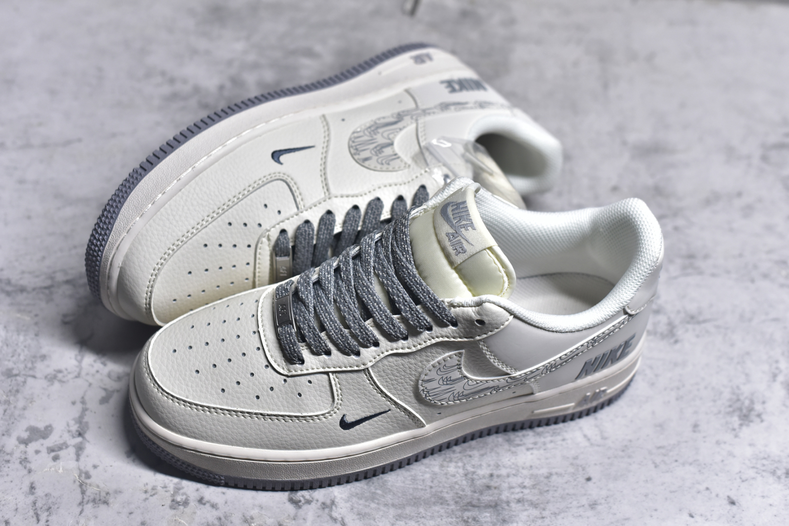 图片[7]-#Nike Air Force 1\’07 Low 耐克联名 米灰多小勾 空军一号低帮休闲板鞋 HH7518-048 #原楦头原纸板 原装鞋盒 定制五金配件 内置全掌气垫 原厂鞋底尺码：36 36.5 37.5 38 38.5 39 40 40.5 41 42 42.5 43 44 44.5 45-选品中心