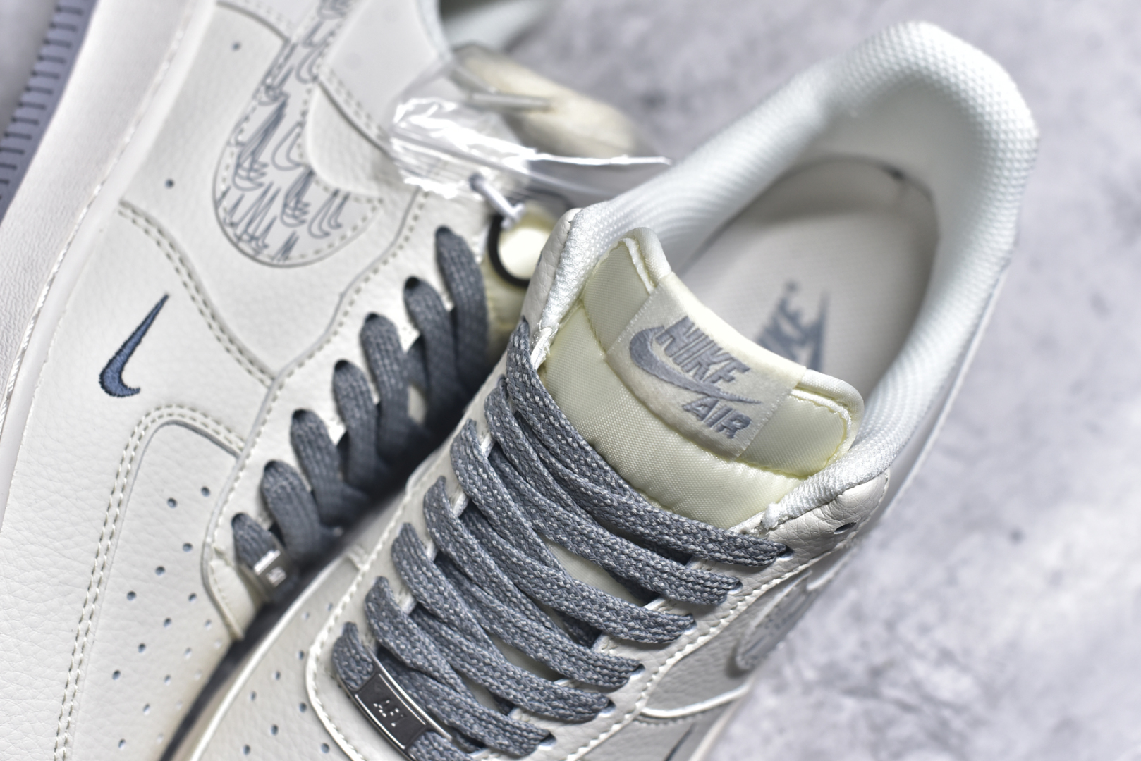 图片[9]-#Nike Air Force 1\’07 Low 耐克联名 米灰多小勾 空军一号低帮休闲板鞋 HH7518-048 #原楦头原纸板 原装鞋盒 定制五金配件 内置全掌气垫 原厂鞋底尺码：36 36.5 37.5 38 38.5 39 40 40.5 41 42 42.5 43 44 44.5 45-选品中心