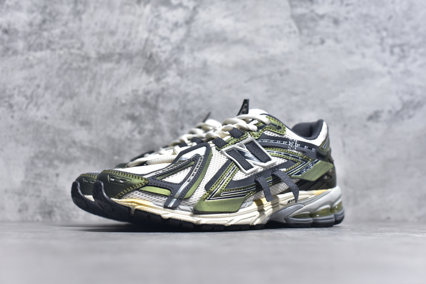 图片[2]-#New Balance M1906系列 复古单品宝藏老爹鞋款 公司级 复古元素叠加 质感超级棒 楦版型材料细节做工精细 作为NB最经典的档案鞋型之一 与2002一样，1906有着NB最成熟的技术加持和复古款式，而本次推出的版本参照2002r的定位，相信会在性价两端做出权衡。单从造型上来看，依旧是vibe风格，味道很正，细节也很酷，这双1906r无疑必能打入复古跑鞋爱好者的年度鞋款名录货号：U1906ANA 尺码：36 37 37.5 38 38.5 39.5 40 40.5 41.5 42 42.5 43 44 45 46.5-选品中心