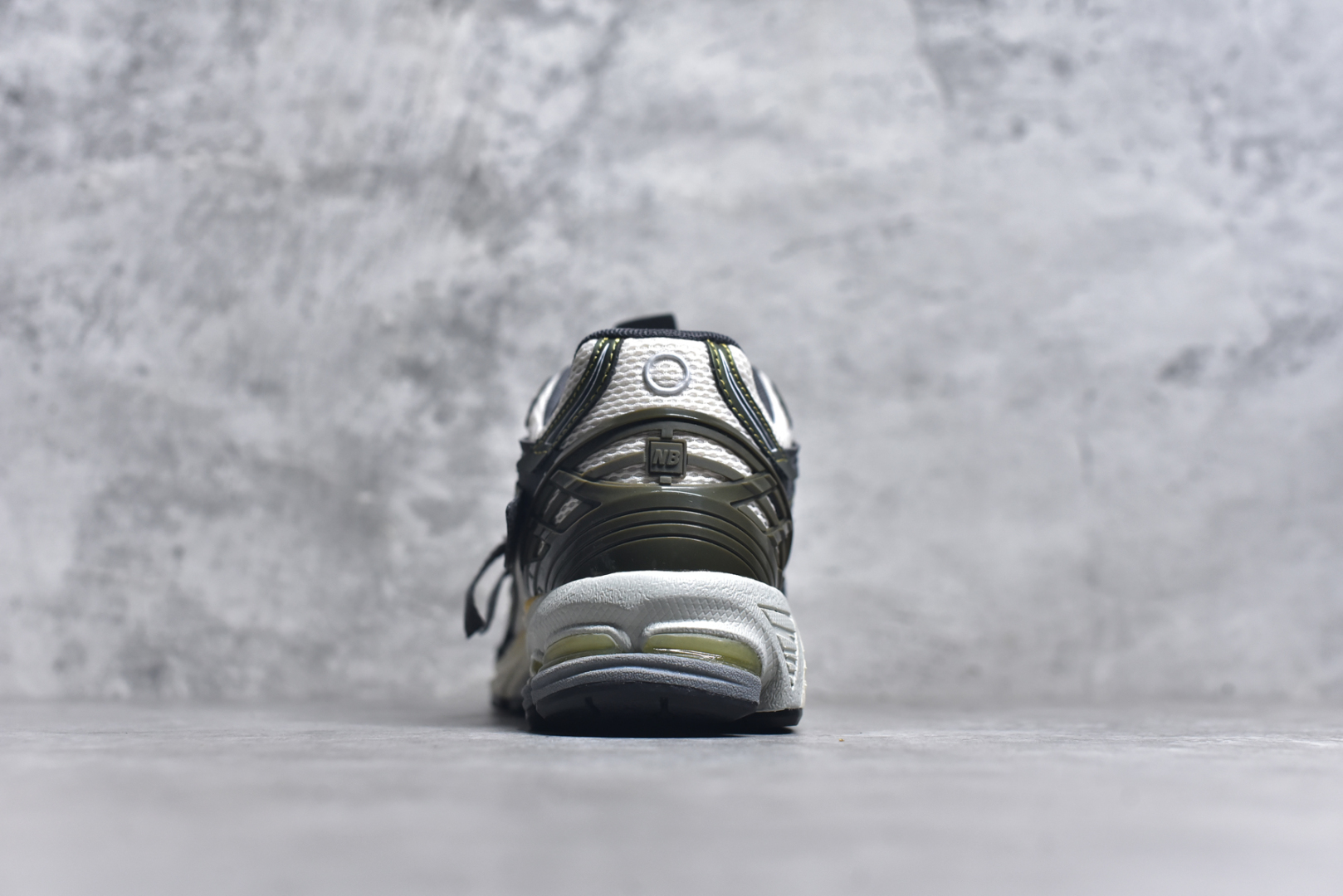 图片[5]-#New Balance M1906系列 复古单品宝藏老爹鞋款 公司级 复古元素叠加 质感超级棒 楦版型材料细节做工精细 作为NB最经典的档案鞋型之一 与2002一样，1906有着NB最成熟的技术加持和复古款式，而本次推出的版本参照2002r的定位，相信会在性价两端做出权衡。单从造型上来看，依旧是vibe风格，味道很正，细节也很酷，这双1906r无疑必能打入复古跑鞋爱好者的年度鞋款名录货号：U1906ANA 尺码：36 37 37.5 38 38.5 39.5 40 40.5 41.5 42 42.5 43 44 45 46.5-选品中心