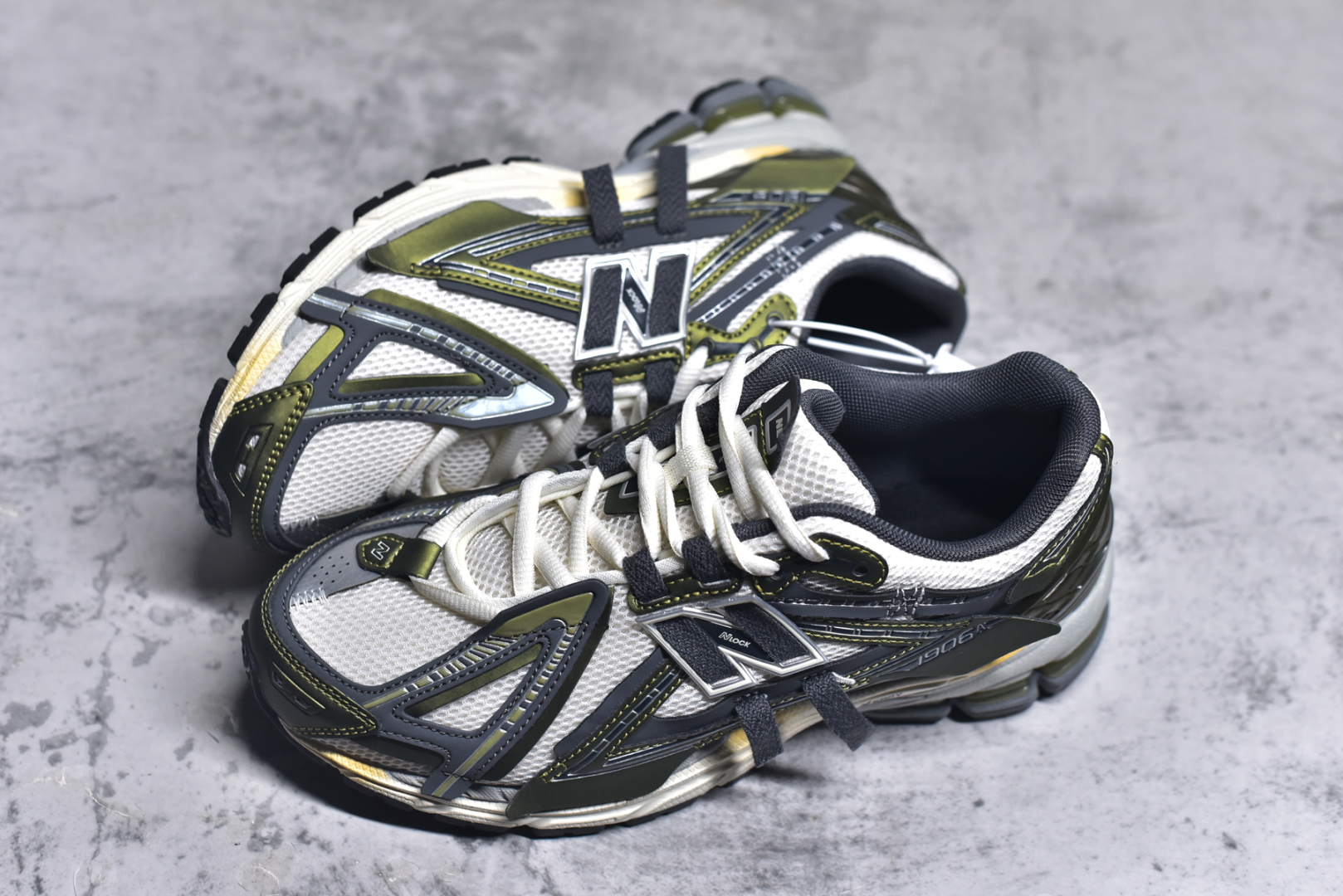 图片[7]-#New Balance M1906系列 复古单品宝藏老爹鞋款 公司级 复古元素叠加 质感超级棒 楦版型材料细节做工精细 作为NB最经典的档案鞋型之一 与2002一样，1906有着NB最成熟的技术加持和复古款式，而本次推出的版本参照2002r的定位，相信会在性价两端做出权衡。单从造型上来看，依旧是vibe风格，味道很正，细节也很酷，这双1906r无疑必能打入复古跑鞋爱好者的年度鞋款名录货号：U1906ANA 尺码：36 37 37.5 38 38.5 39.5 40 40.5 41.5 42 42.5 43 44 45 46.5-选品中心