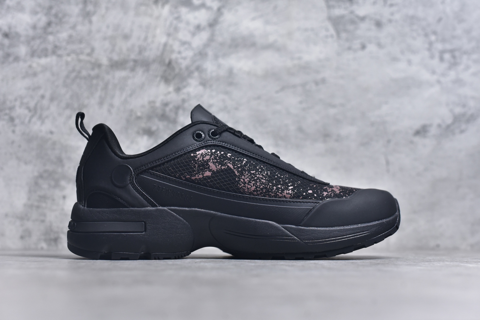 图片[3]-#Stone Island Grime Panelled 石头岛黑褐色舒适时尚低帮生活休闲鞋 石头岛作不仅是科技面料和织物染色典范并加入了创新机能美学，兼顾功能性与时尚感，颠覆传统休闲服饰的想象。尺码：36 37 37.5 38 38.5 39 39.5 40 40.5 41.5 42 42.5 43 44 44.5 45-选品中心