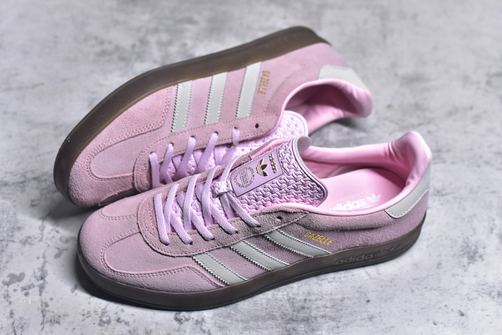 图片[7]-#adidas Originals Gazelle INdoor 三叶草休闲防滑耐磨低帮板鞋 鞋头出色设计 塑就出众贴合感 稳固的后跟贴合足部曲线设计 软弹舒适 不易磨脚 橡胶鞋底配合防滑纹路设计 平稳抓地 货号： JI2716 尺码： 35.5 36 36.5 37.5 38 38.5 39 40 40.5 41 42 42.5 43 44 45-选品中心