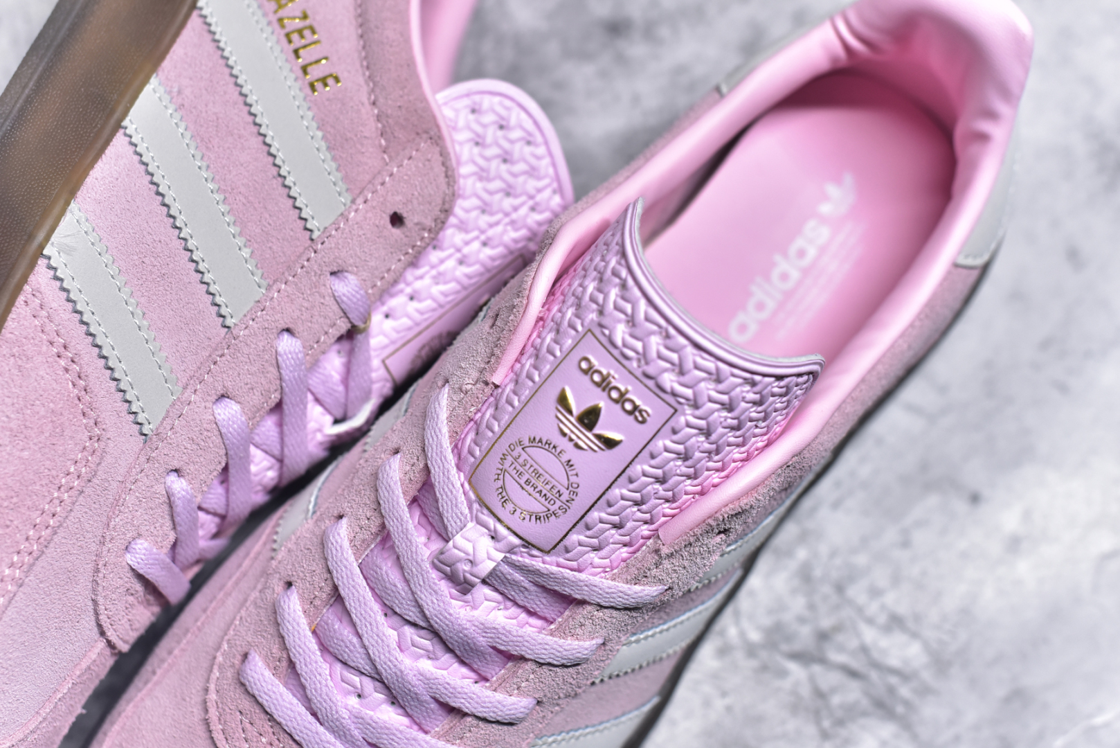 图片[9]-#adidas Originals Gazelle INdoor 三叶草休闲防滑耐磨低帮板鞋 鞋头出色设计 塑就出众贴合感 稳固的后跟贴合足部曲线设计 软弹舒适 不易磨脚 橡胶鞋底配合防滑纹路设计 平稳抓地 货号： JI2716 尺码： 35.5 36 36.5 37.5 38 38.5 39 40 40.5 41 42 42.5 43 44 45-选品中心