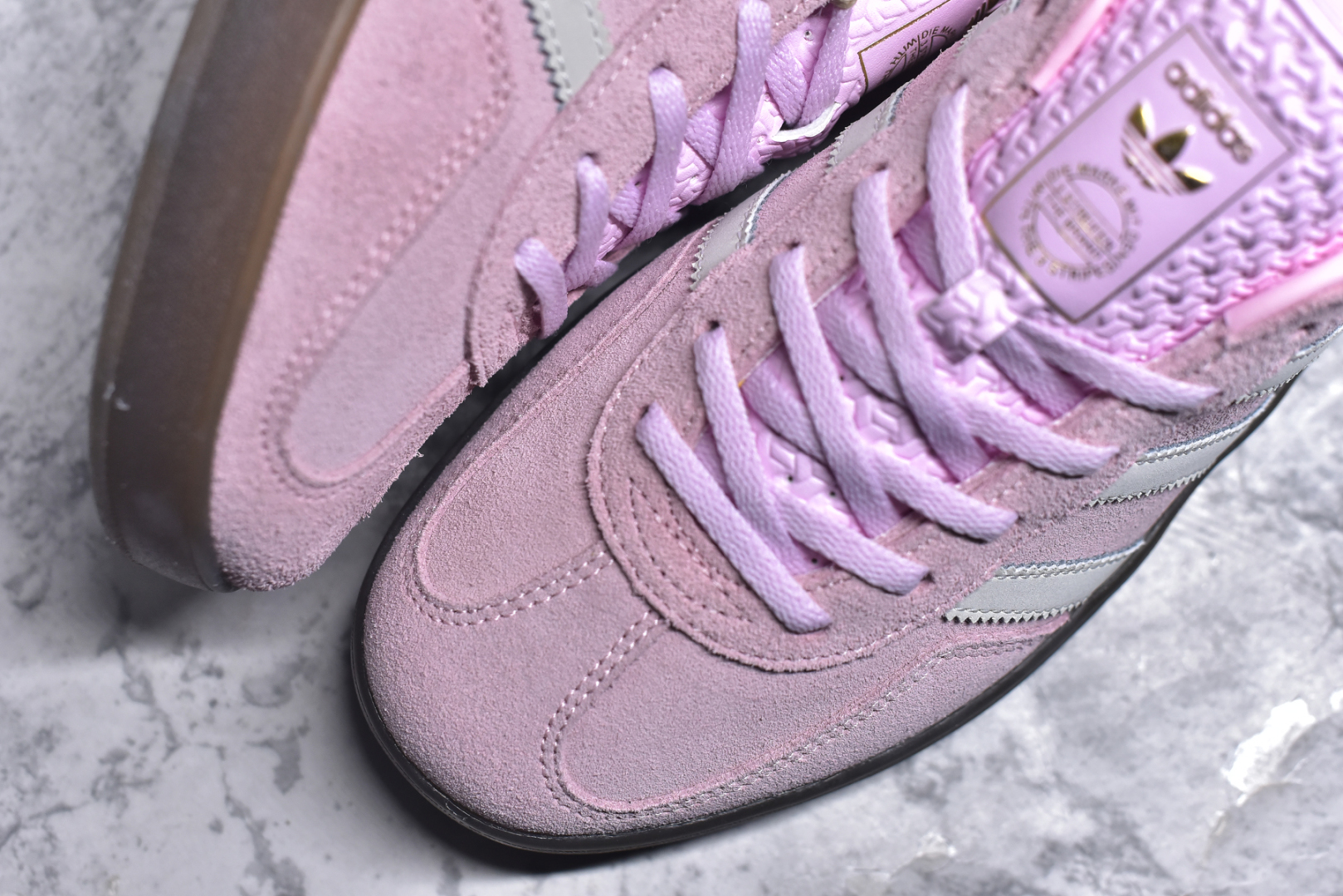 图片[8]-#adidas Originals Gazelle INdoor 三叶草休闲防滑耐磨低帮板鞋 鞋头出色设计 塑就出众贴合感 稳固的后跟贴合足部曲线设计 软弹舒适 不易磨脚 橡胶鞋底配合防滑纹路设计 平稳抓地 货号： JI2716 尺码： 35.5 36 36.5 37.5 38 38.5 39 40 40.5 41 42 42.5 43 44 45-选品中心
