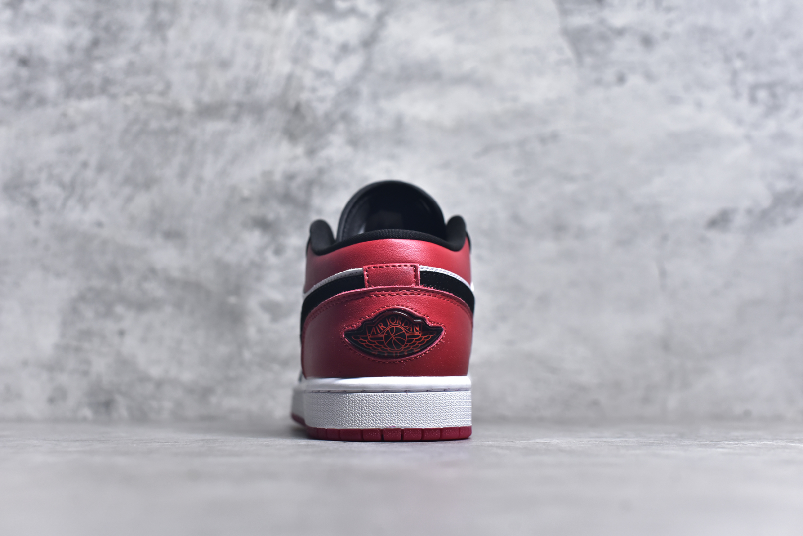 图片[5]-#Air Jordan 1 Retro Low \”White Black Gym Red\” 黑红 官方同步新色 原装级产物 拒绝公底 立体鞋型 细节完美 高清洁度 购置公司同步原材料 原汁原味 忠于原版 货号：IB8971 106 尺码：36-46-选品中心