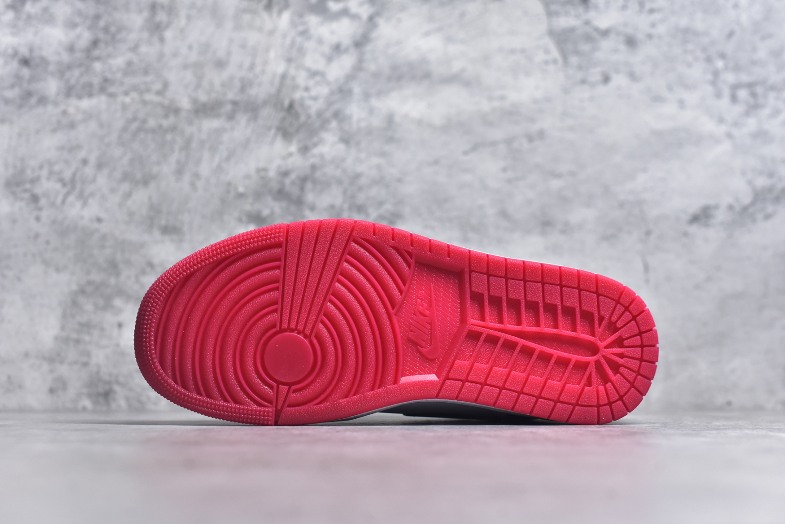 图片[6]-#Air Jordan 1 Retro Low \”White Black Gym Red\” 黑红 官方同步新色 原装级产物 拒绝公底 立体鞋型 细节完美 高清洁度 购置公司同步原材料 原汁原味 忠于原版 货号：IB8971 106 尺码：36-46-选品中心