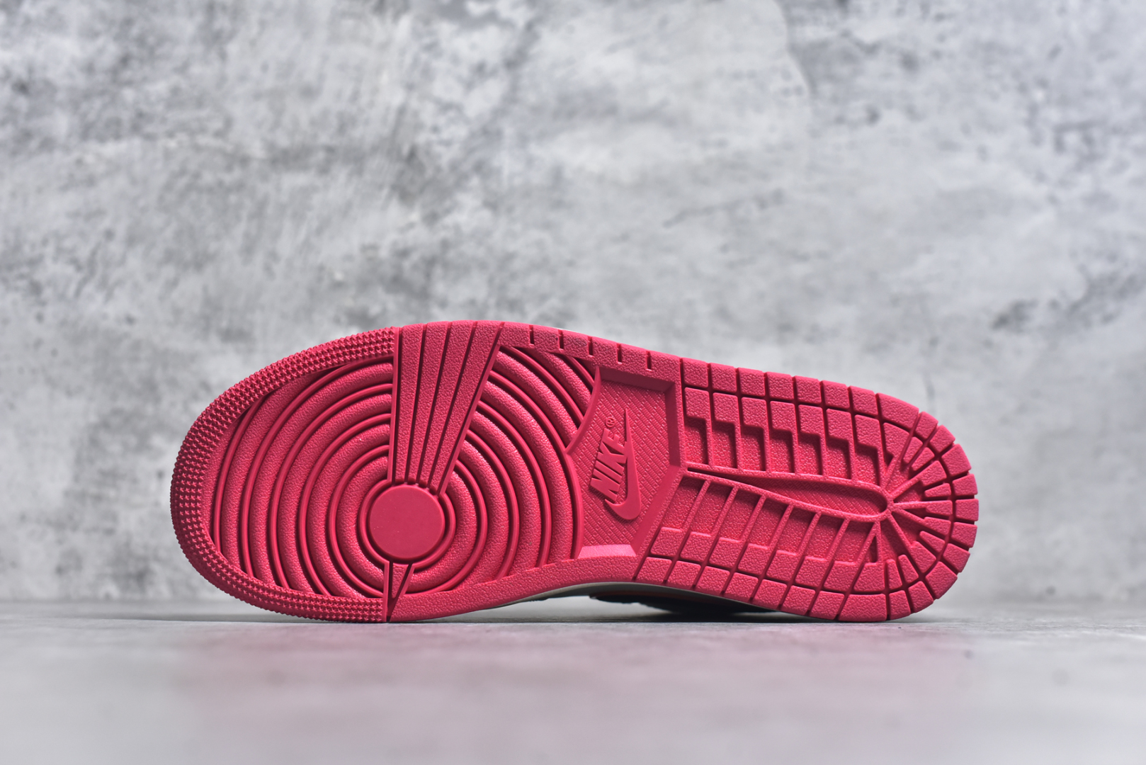 图片[6]-#Air Jordan AJ1 Low 低帮 帆白黄 HV4511-133 终端优势供应 市面中低帮最具代表性版本没有之一 口碑大厂出品 品控大底版型不断改良更新 全套原纸板楦头开发 确保原汁原味 完美呈现版型 完美零毛边处理 原厂内置全掌气垫 价格定位良心 平台专用代工流水线出品 一眼公司既视感 拿到手的一瞬间就与众不同 碾压市面所有版本 全部原鞋开发 每一个配色都会采购原鞋确认细节 打破市面看图做货无好货之说 帆白 HV4511-133 男女鞋 35.5 36 36.5 37.5 38 38.5 39 40 40.5 41 42 42.5 43 44 44.5 45 46-选品中心