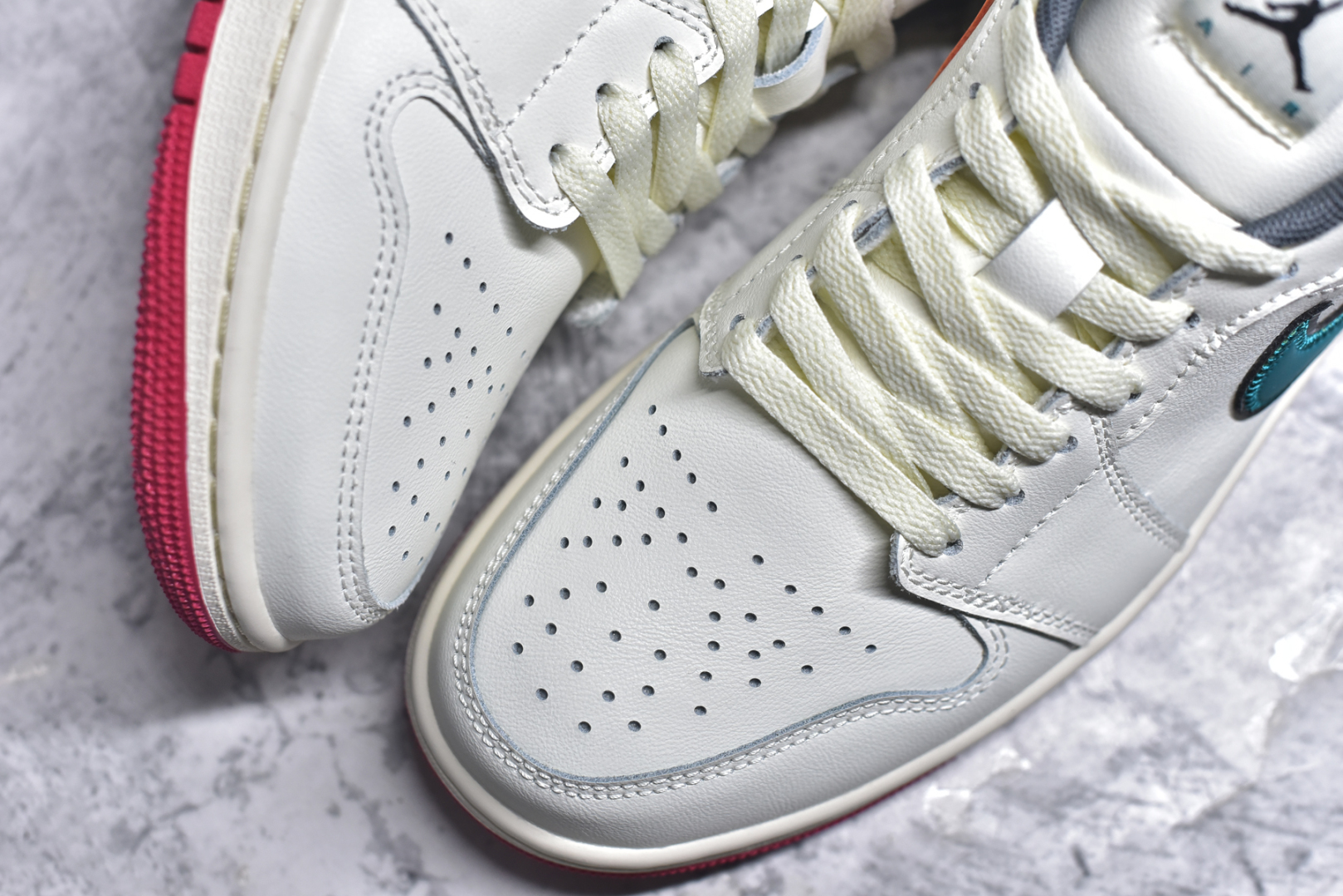 图片[8]-#Air Jordan AJ1 Low 低帮 帆白黄 HV4511-133 终端优势供应 市面中低帮最具代表性版本没有之一 口碑大厂出品 品控大底版型不断改良更新 全套原纸板楦头开发 确保原汁原味 完美呈现版型 完美零毛边处理 原厂内置全掌气垫 价格定位良心 平台专用代工流水线出品 一眼公司既视感 拿到手的一瞬间就与众不同 碾压市面所有版本 全部原鞋开发 每一个配色都会采购原鞋确认细节 打破市面看图做货无好货之说 帆白 HV4511-133 男女鞋 35.5 36 36.5 37.5 38 38.5 39 40 40.5 41 42 42.5 43 44 44.5 45 46-选品中心