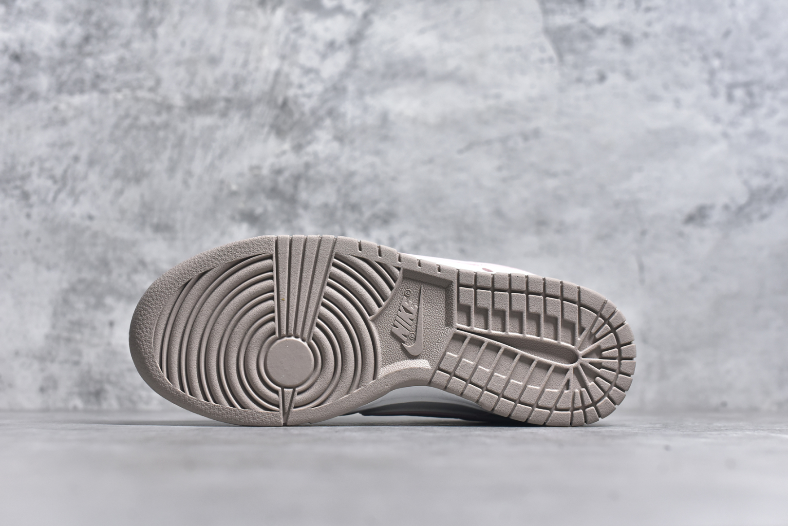 图片[6]-#Nike SB Dunk Low 丘比特之心 周年高端定制 低帮休闲板鞋 YW0212-012 #定制鞋盒 大厂纯原品质出货 超高清洁度 皮料切割干净无任何毛边 细节完美 尺码：35.5 36 36.5 37.5 38 38.5 39 40-选品中心