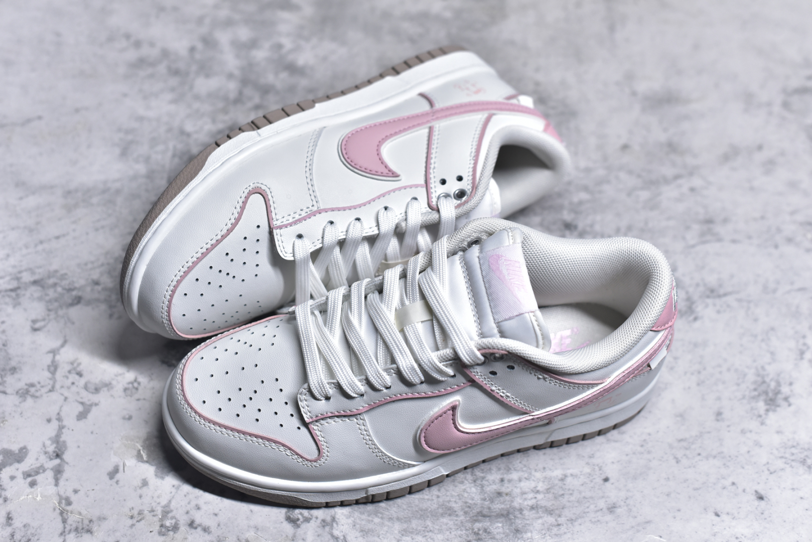 图片[7]-#Nike SB Dunk Low 丘比特之心 周年高端定制 低帮休闲板鞋 YW0212-012 #定制鞋盒 大厂纯原品质出货 超高清洁度 皮料切割干净无任何毛边 细节完美 尺码：35.5 36 36.5 37.5 38 38.5 39 40-选品中心