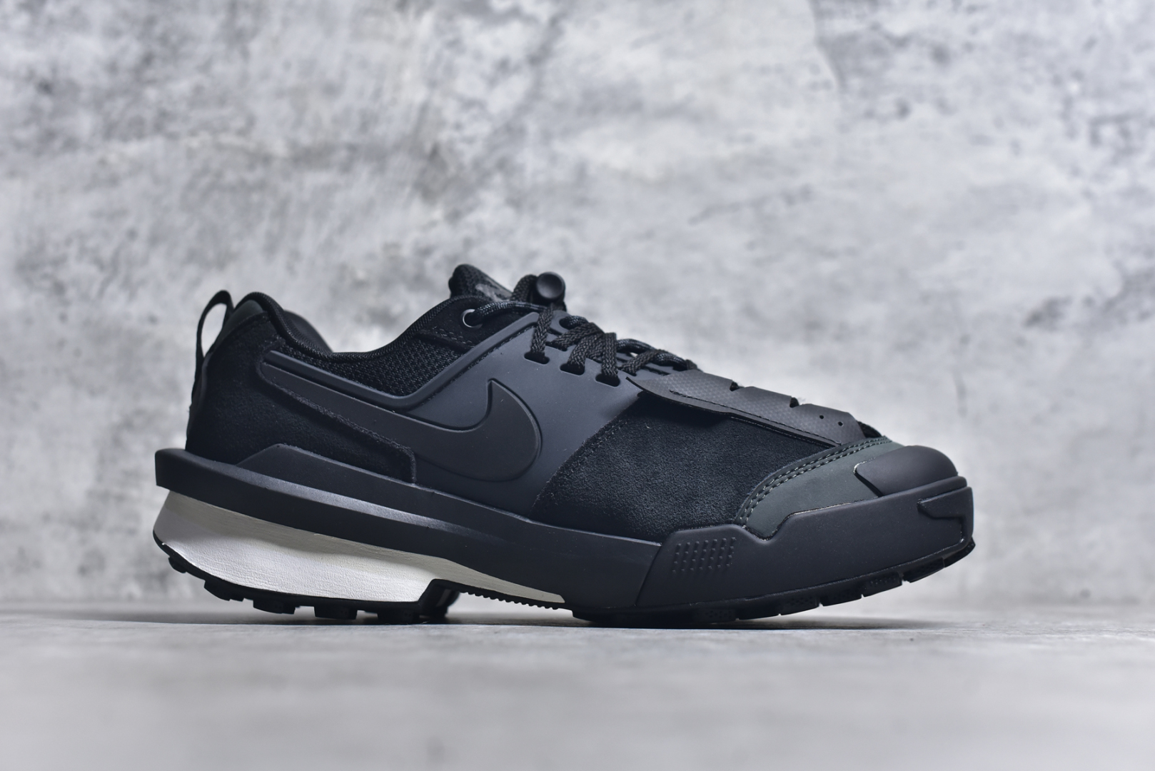 图片[3]-#Sacai x Nike Zegamadome SP 联名款 机能风休闲运动鞋 纯原版本 原楦原纸板 同步原厂生产工艺流程网纱、皮料、swhoosh材料百分百原厂匹配支持全方位对比发售原鞋原厂纸板开发 双钩距离精准对位 鞋头包边宽度一致 吊打一切市面纯原版本原盒配件齐全 纸板中底钢印齐全 原厂钢印墨水 货号： HQ8618 0012722 尺码：36 36.5 37.5 38 38.5 39 40 40.5 41 42 42.5 43 44 44.5 45 46-选品中心