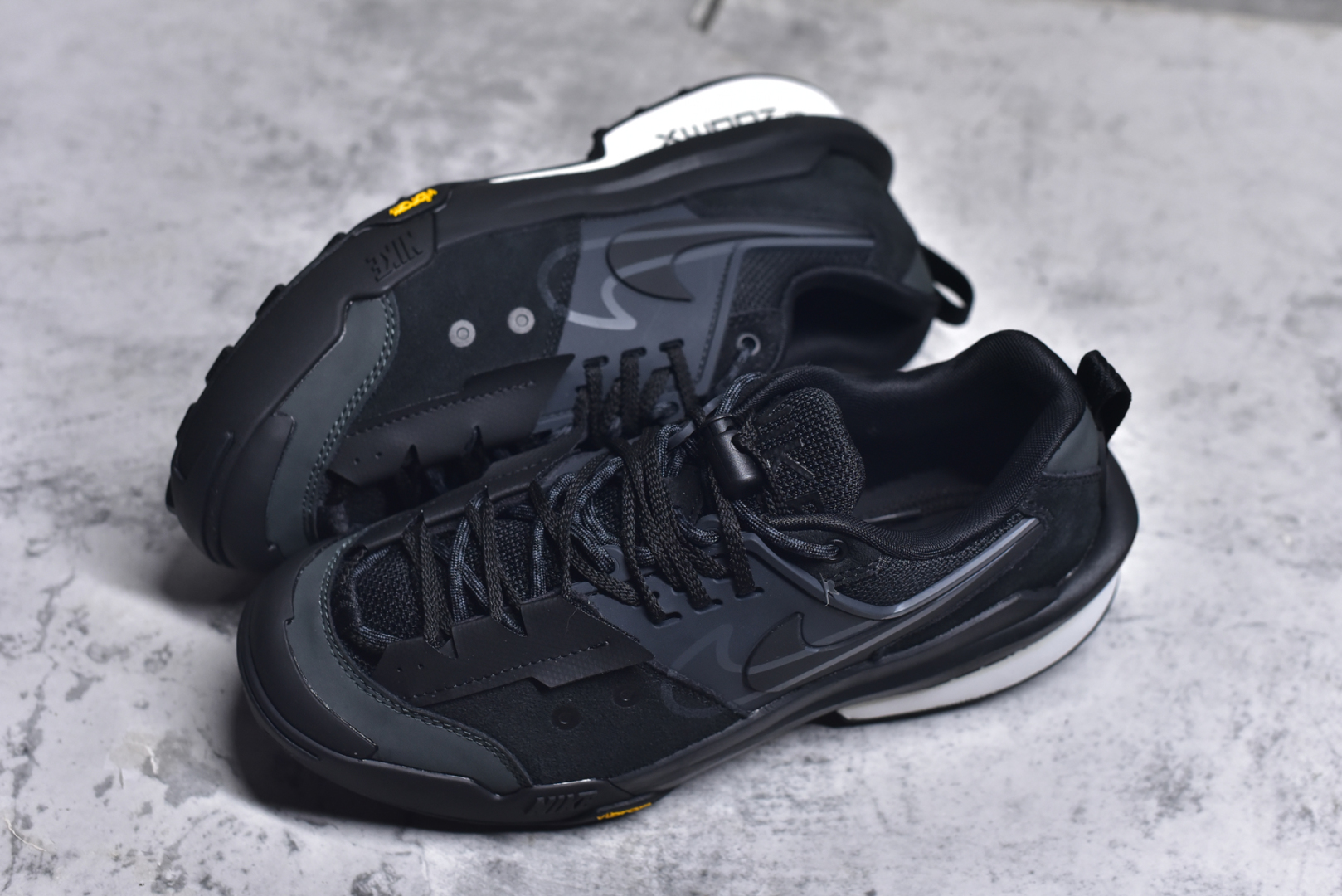 图片[7]-#Sacai x Nike Zegamadome SP 联名款 机能风休闲运动鞋 纯原版本 原楦原纸板 同步原厂生产工艺流程网纱、皮料、swhoosh材料百分百原厂匹配支持全方位对比发售原鞋原厂纸板开发 双钩距离精准对位 鞋头包边宽度一致 吊打一切市面纯原版本原盒配件齐全 纸板中底钢印齐全 原厂钢印墨水 货号： HQ8618 0012722 尺码：36 36.5 37.5 38 38.5 39 40 40.5 41 42 42.5 43 44 44.5 45 46-选品中心