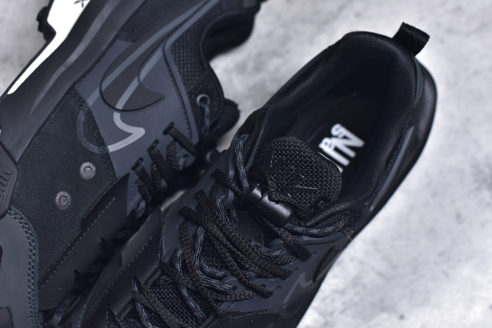 图片[9]-#Sacai x Nike Zegamadome SP 联名款 机能风休闲运动鞋 纯原版本 原楦原纸板 同步原厂生产工艺流程网纱、皮料、swhoosh材料百分百原厂匹配支持全方位对比发售原鞋原厂纸板开发 双钩距离精准对位 鞋头包边宽度一致 吊打一切市面纯原版本原盒配件齐全 纸板中底钢印齐全 原厂钢印墨水 货号： HQ8618 0012722 尺码：36 36.5 37.5 38 38.5 39 40 40.5 41 42 42.5 43 44 44.5 45 46-选品中心