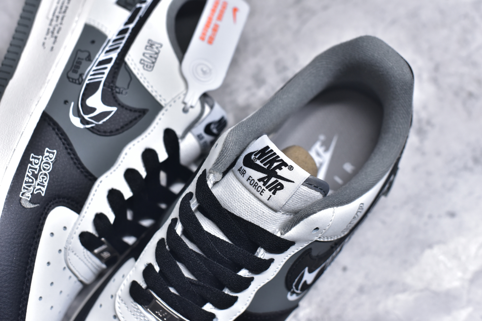 图片[9]-#Nike Air Force 1\’07 Low \”50 Cents\” 定制款 空军一号低帮休闲板鞋 DB3301-660 #50美分是美国著名说唱歌手，原名柯蒂斯·詹姆斯·杰克逊三世，1975年出生于纽约皇后区。他的童年充满艰辛，母亲因贩毒被枪杀，他自己也曾涉足毒品交易，多次入狱。但他凭借对说唱的热爱和天赋，在2003年发行首张专辑《Get Rich or Die Tryin\’》，其中单曲《In da Club》连续九周位居Billboard Hot 100榜首 尺码：36 36.5 37.5 38 38.5 39 40 40.5 41 42 42.5 43 44 44.5 45 9.D4-选品中心