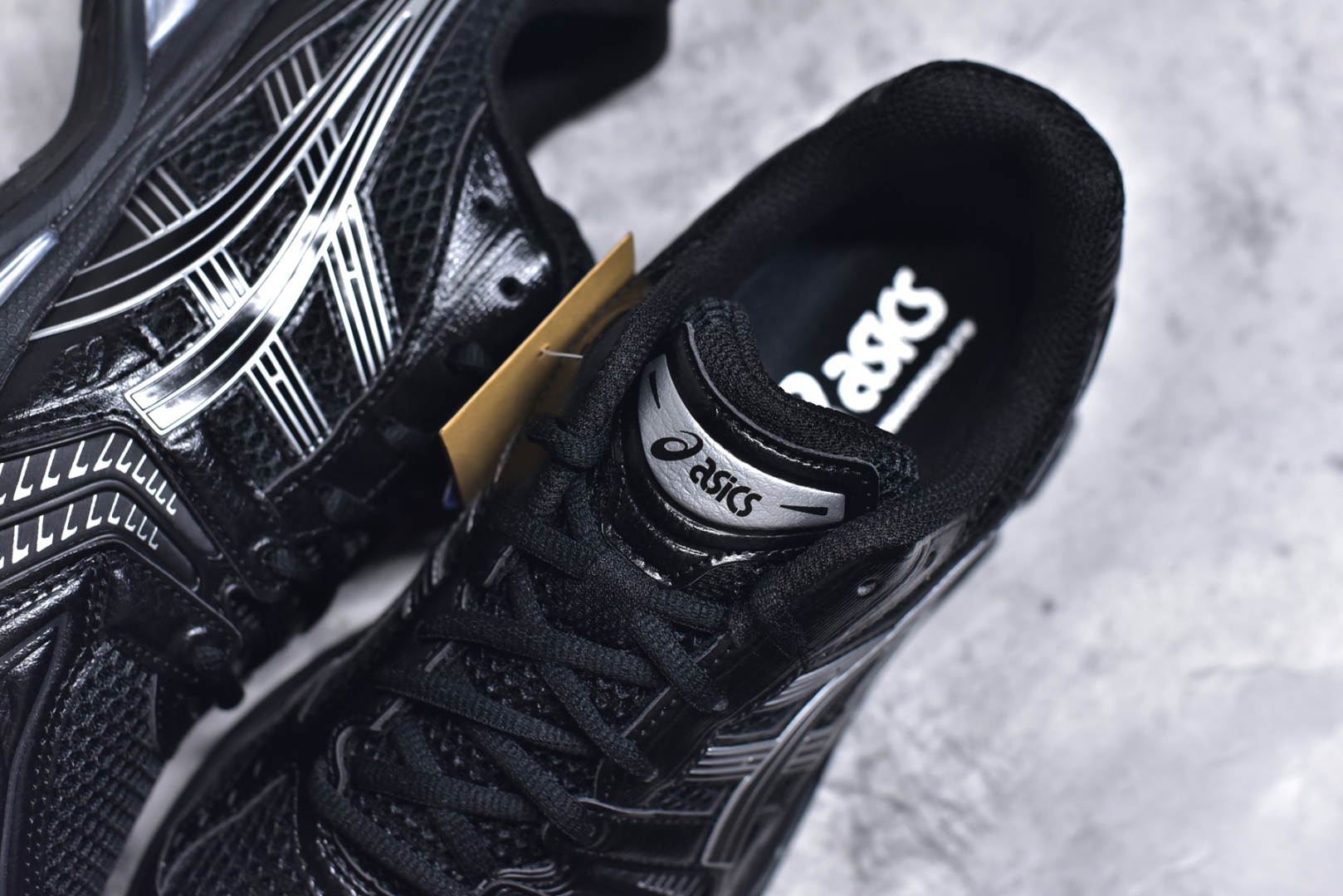 图片[9]-#Asics Gel-Kayano K14 亚瑟士系列复古舒适织物合成革减震防滑耐磨低帮休闲跑步鞋 市场顶级版本 原装纸板楦头开发 独家私模五层组合大底 原厂定制缓震硅胶加持 原盒原配 官方四联吊牌 一比一同步原鞋工艺和用料 鞋面原厂“三明治”多层网布 区别其他同价版本 鞋垫采用原厂OrthoLite欧索莱材质 非普通海玻璃鞋垫 后跟一样采用了GEL缓震胶 整体系列设计非常的科技感 锻炼跑步的同时让你一样时尚百搭 尺码：36 37 37.5 38 39 39.5 40 40.5 41.5 42 42.5 43.5 44 44.5 45 46-选品中心