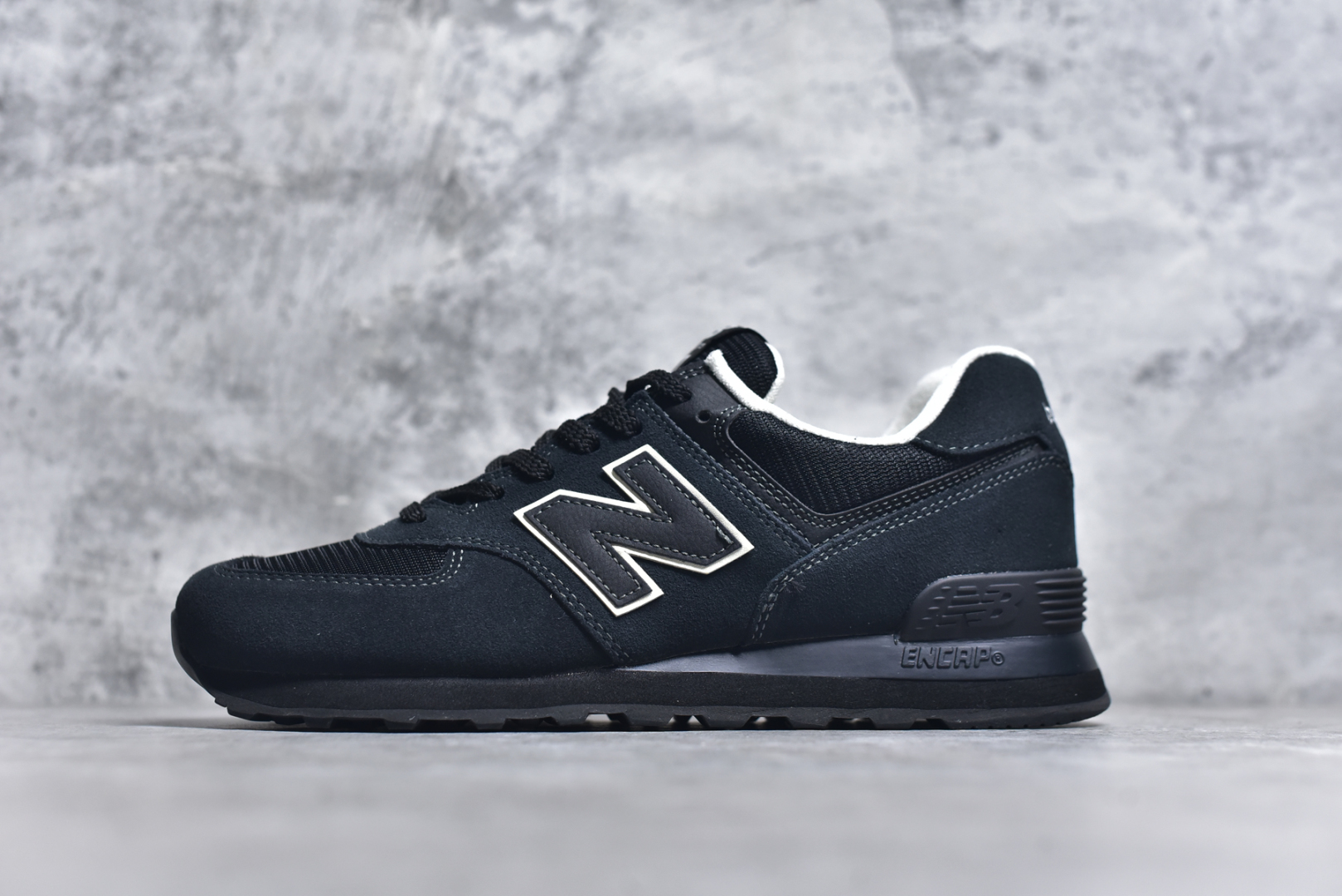 #New Balance U574 低帮复古休闲运动慢跑鞋 公司级版本采用猪巴革组合网织物鞋面材质全新4层组合独立私模大底 2024全新574升级版来啦货号： U574NAB 尺码：36-45-选品中心