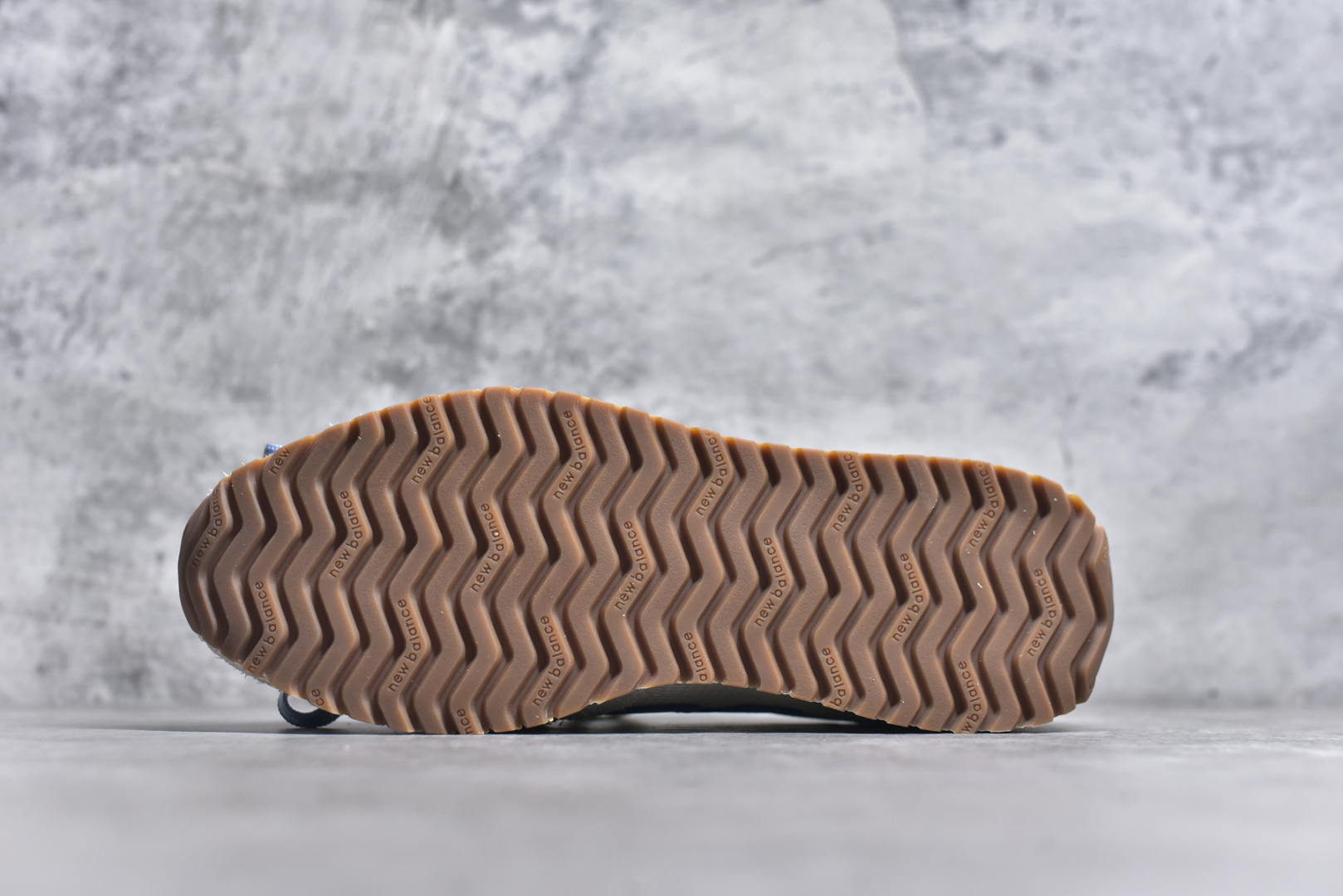 图片[6]-#New Balance U471AA NB新百伦织物牛剖层革春夏薄底鞋防滑耐磨平衡轻便低帮生活休闲鞋 原档数据独立私模大底 唯一正确三层组合大底 特高弹切片加持 百分百还原原鞋脚感 NB市场最强产物 防伪原标全套原楦原纸板原厂数据开发 全鞋电脑针车加持 原厂网布 原装进口头层翻毛皮料正确绒感卡色 正确中底拉帮中底网布细节 匠心打造 耗时两个月开发完成 工艺极其复杂难度可想而知 高端零售专供产物 尺码：36 37 37.5 38 38.5 39.5 40 40.5 41.5 42 42.5 43 44 44.5 45 45.5 46.5 47-选品中心