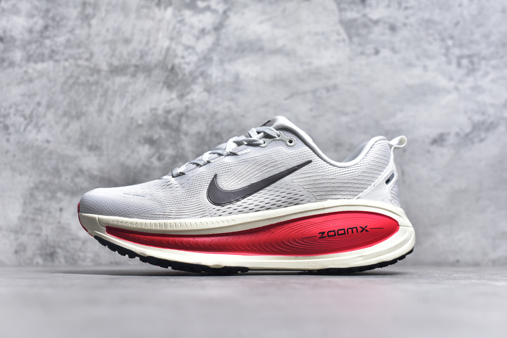 #ZOOM 登月 V18 灰红 HM6803-001 男女鞋 尺码 36 36.5 37 38 38.5 39 40 40.5 41 42 42.5 43 44 44.5 45-选品中心