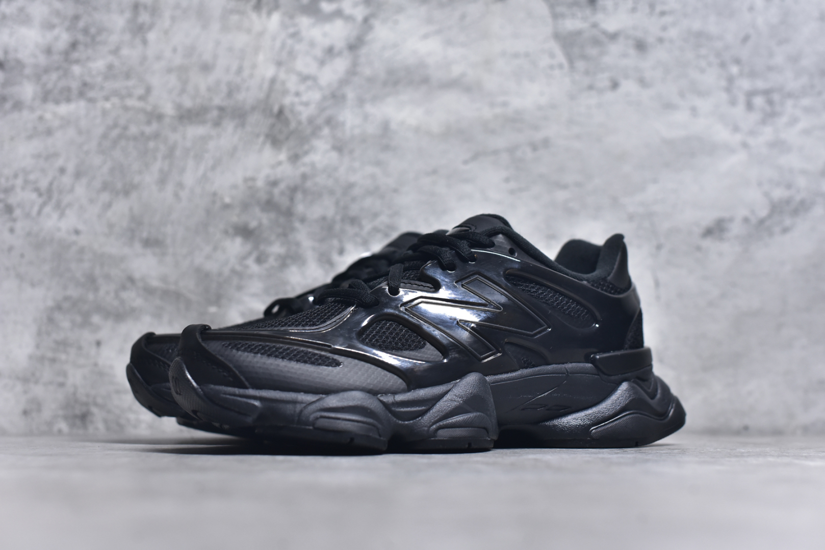 图片[2]-#New Balance NB 9060 X复古单品 鞋款灵感源自设计师本人对夏日的怀日回忆。鞋面大身由空间双格及磨砂鞋面拼接而生，配以柔和、温暖的粉橘色调，夏日氛围拉满采用大面积网眼以及麂皮材质覆盖鞋身，还原经典气质。搭载ABZORB避震科技，由泡沫聚酯制成，上脚可以有效减少由鞋底反弹对身体及双腿的冲击 货号：U9060IMA 尺码：36-46.5-选品中心