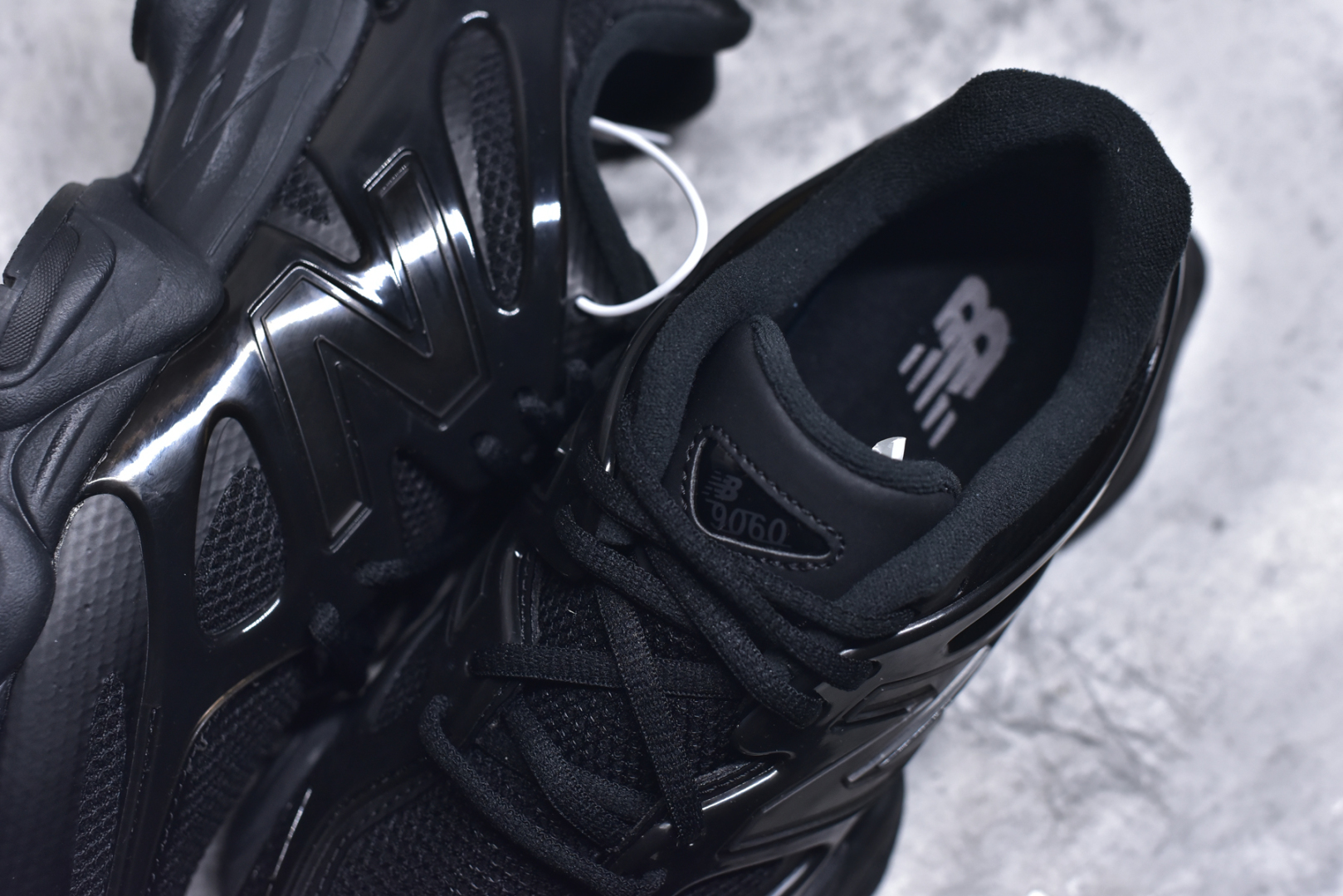 图片[9]-#New Balance NB 9060 X复古单品 鞋款灵感源自设计师本人对夏日的怀日回忆。鞋面大身由空间双格及磨砂鞋面拼接而生，配以柔和、温暖的粉橘色调，夏日氛围拉满采用大面积网眼以及麂皮材质覆盖鞋身，还原经典气质。搭载ABZORB避震科技，由泡沫聚酯制成，上脚可以有效减少由鞋底反弹对身体及双腿的冲击 货号：U9060IMA 尺码：36-46.5-选品中心