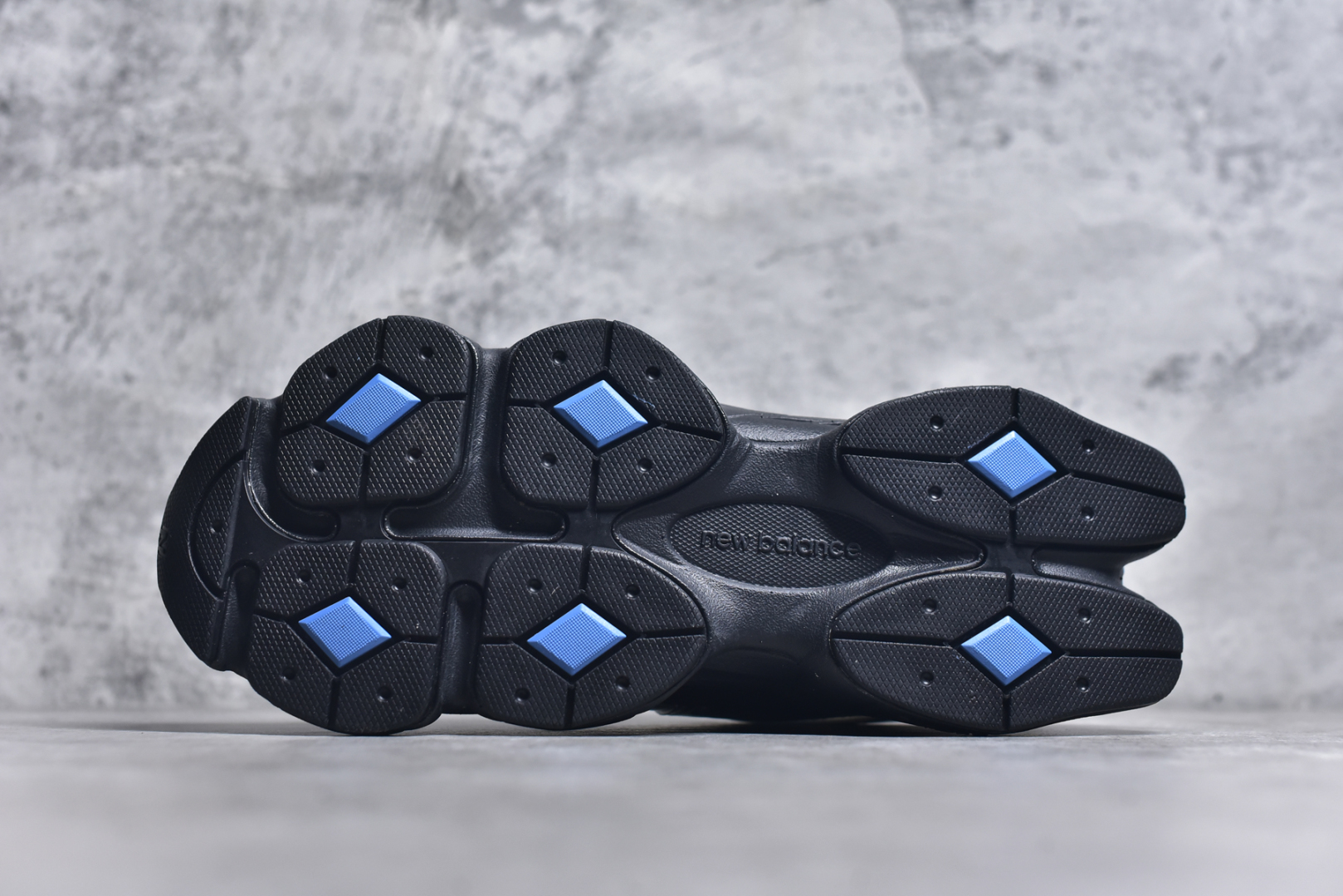 图片[6]-#New Balance NB 9060 X复古单品 鞋款灵感源自设计师本人对夏日的怀日回忆。鞋面大身由空间双格及磨砂鞋面拼接而生，配以柔和、温暖的粉橘色调，夏日氛围拉满采用大面积网眼以及麂皮材质覆盖鞋身，还原经典气质。搭载ABZORB避震科技，由泡沫聚酯制成，上脚可以有效减少由鞋底反弹对身体及双腿的冲击 货号：U9060IMA 尺码：36-46.5-选品中心
