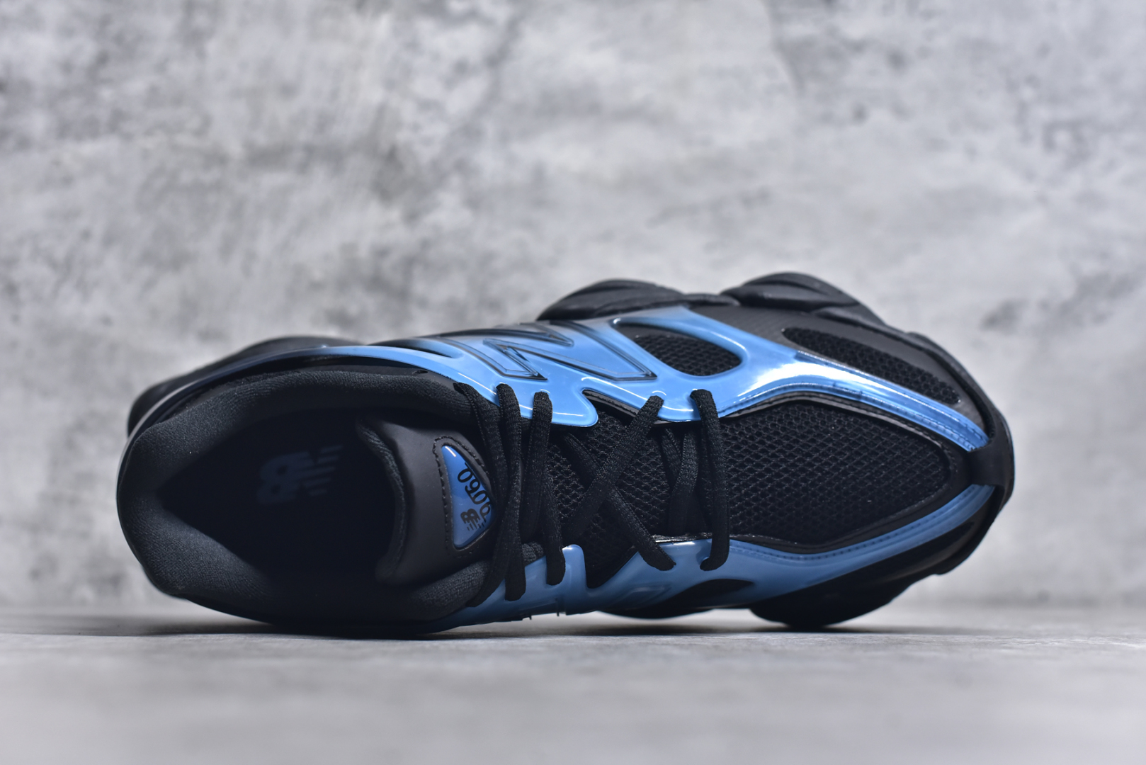 图片[4]-#New Balance NB 9060 X复古单品 鞋款灵感源自设计师本人对夏日的怀日回忆。鞋面大身由空间双格及磨砂鞋面拼接而生，配以柔和、温暖的粉橘色调，夏日氛围拉满采用大面积网眼以及麂皮材质覆盖鞋身，还原经典气质。搭载ABZORB避震科技，由泡沫聚酯制成，上脚可以有效减少由鞋底反弹对身体及双腿的冲击 货号：U9060IMA 尺码：36-46.5-选品中心