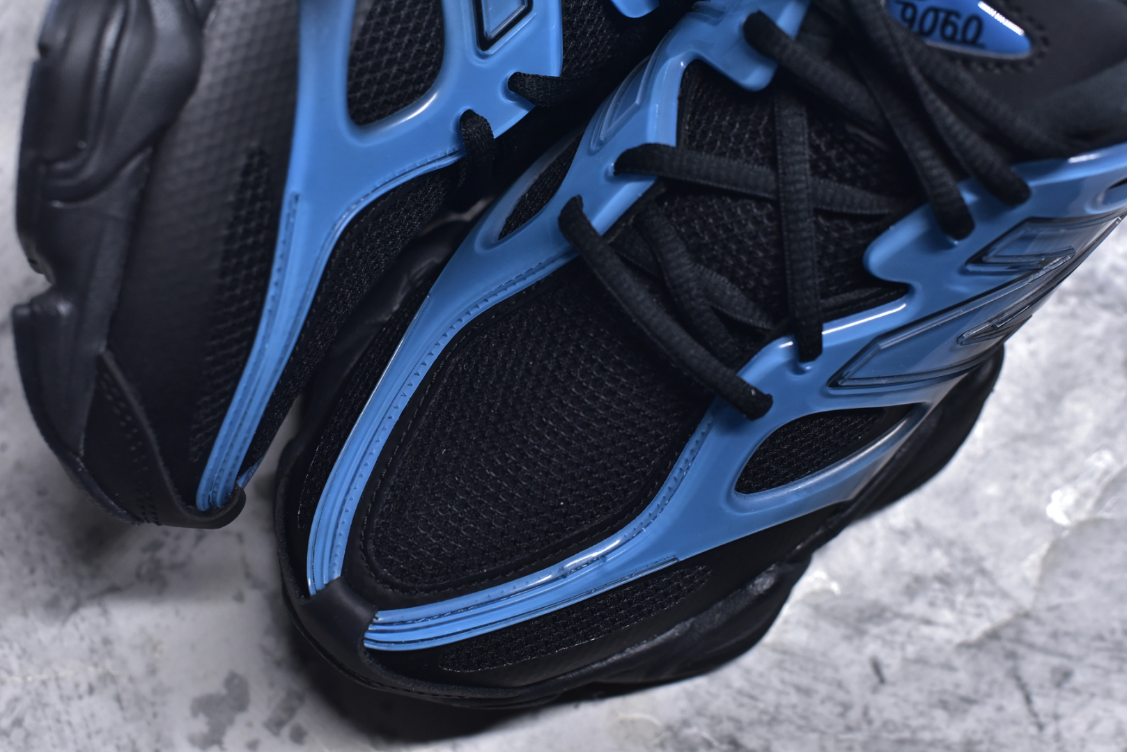 图片[8]-#New Balance NB 9060 X复古单品 鞋款灵感源自设计师本人对夏日的怀日回忆。鞋面大身由空间双格及磨砂鞋面拼接而生，配以柔和、温暖的粉橘色调，夏日氛围拉满采用大面积网眼以及麂皮材质覆盖鞋身，还原经典气质。搭载ABZORB避震科技，由泡沫聚酯制成，上脚可以有效减少由鞋底反弹对身体及双腿的冲击 货号：U9060IMA 尺码：36-46.5-选品中心