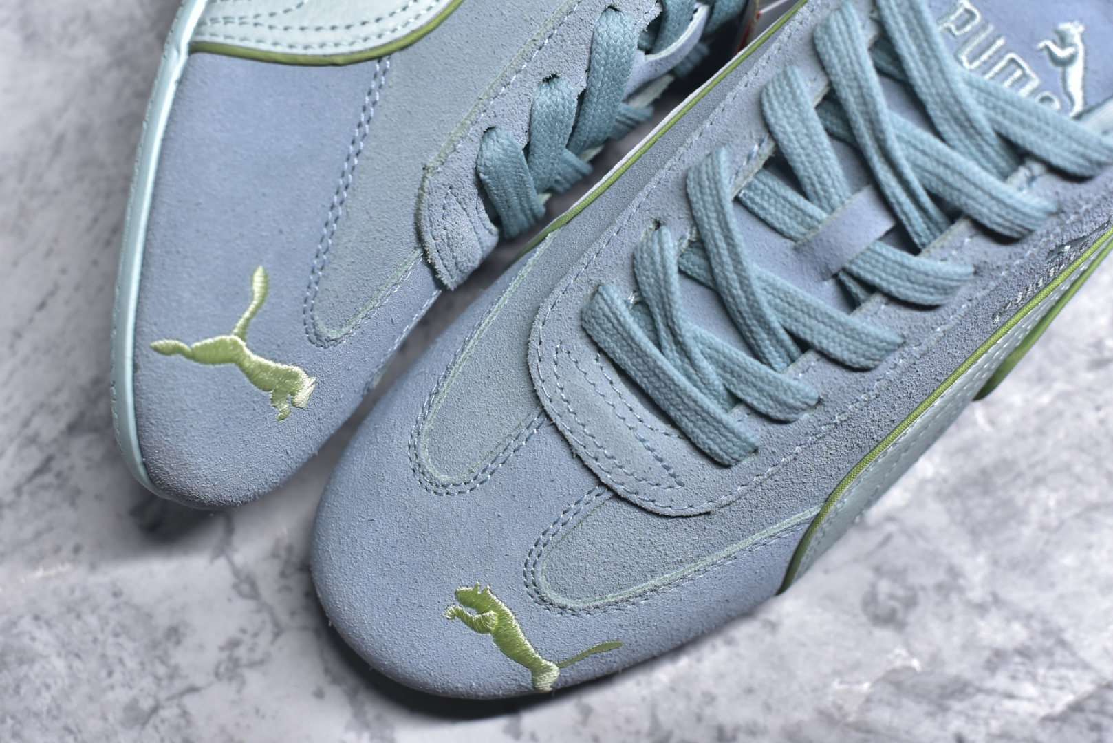 图片[8]-#Puma Speedcat OG 防滑耐磨低帮德训赛车板鞋 孔眼底座和脚趾凸起由绒面革材料制成 支持侧踏时的踏步工作 脚背和侧板采用尼龙网布 即使在健身房等使用环境中也能确保透气性 像吸盘一样的设计是为了提高体育馆表面的抓地力性能 货号： 401657-03 尺码： 35.5 36 36.5 37.5 38 38.5 39 40 40.5 41 42 42.5 43 44 45-选品中心