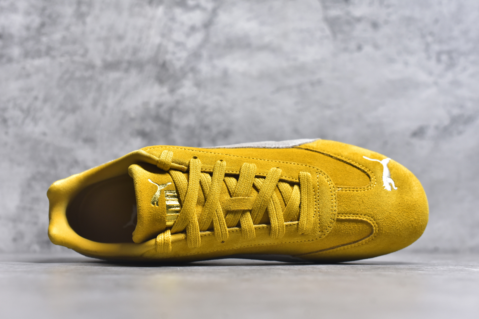 图片[4]-#Puma Ca Pro Classic 百搭单品彪马复古休闲鞋经典男女板鞋 搭配精心设计的配色组合，营造浓郁的复古氛围。鞋面打孔细节,提升穿着时的舒适度。皮革鞋面，标志性的橡胶耐磨外底 货号：398846-06 尺码：36 37 37.5 38 38.5 39 40 40.5 41 42 42.5 43 44 45-选品中心