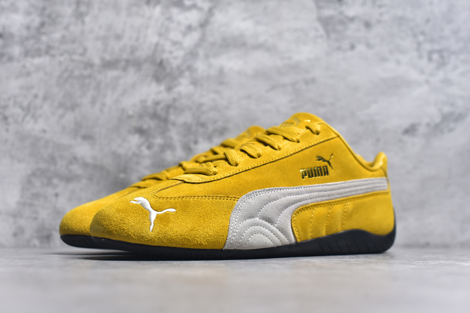 图片[2]-#Puma Ca Pro Classic 百搭单品彪马复古休闲鞋经典男女板鞋 搭配精心设计的配色组合，营造浓郁的复古氛围。鞋面打孔细节,提升穿着时的舒适度。皮革鞋面，标志性的橡胶耐磨外底 货号：398846-06 尺码：36 37 37.5 38 38.5 39 40 40.5 41 42 42.5 43 44 45-选品中心