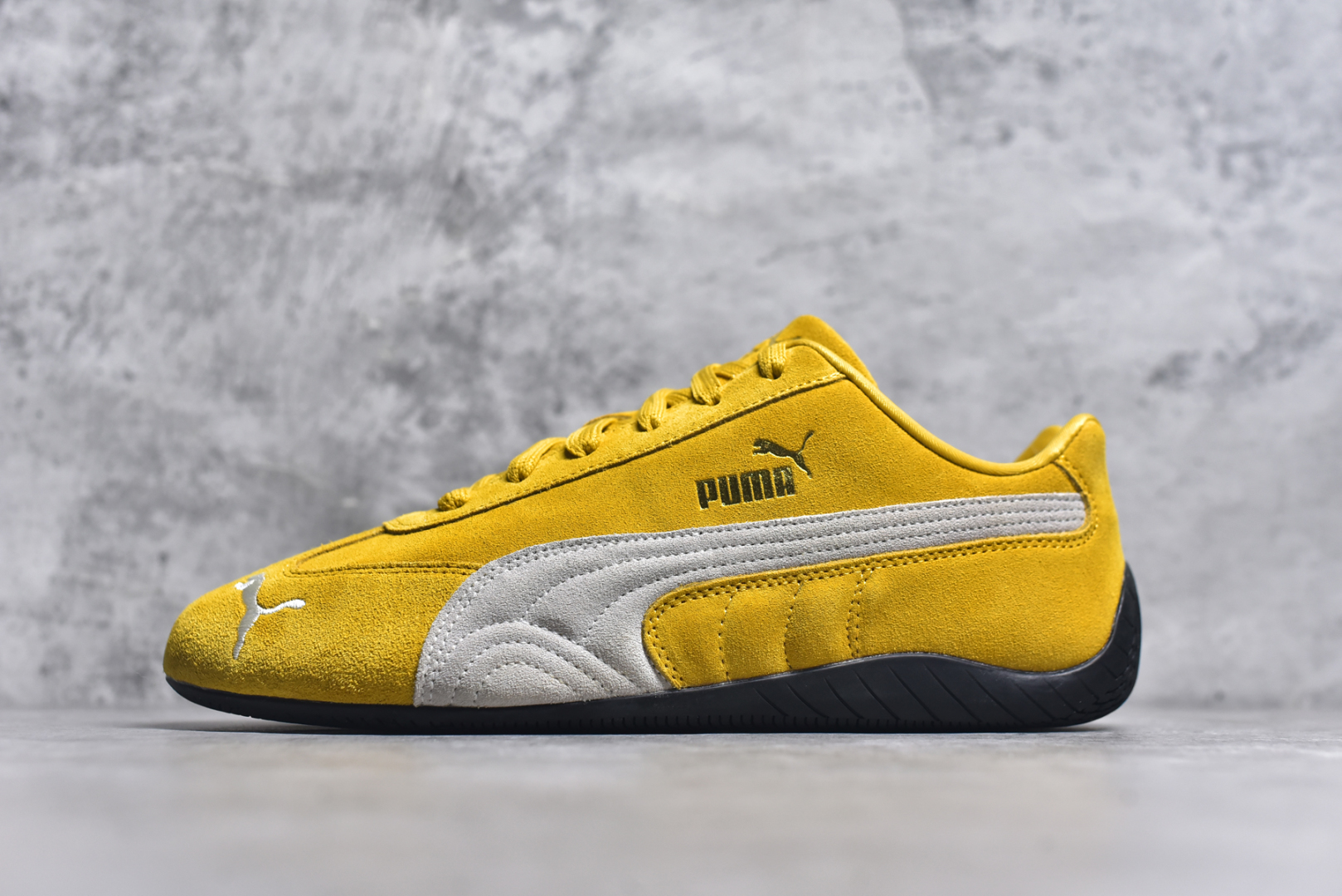 #Puma Ca Pro Classic 百搭单品彪马复古休闲鞋经典男女板鞋 搭配精心设计的配色组合，营造浓郁的复古氛围。鞋面打孔细节,提升穿着时的舒适度。皮革鞋面，标志性的橡胶耐磨外底 货号：398846-06 尺码：36 37 37.5 38 38.5 39 40 40.5 41 42 42.5 43 44 45-选品中心
