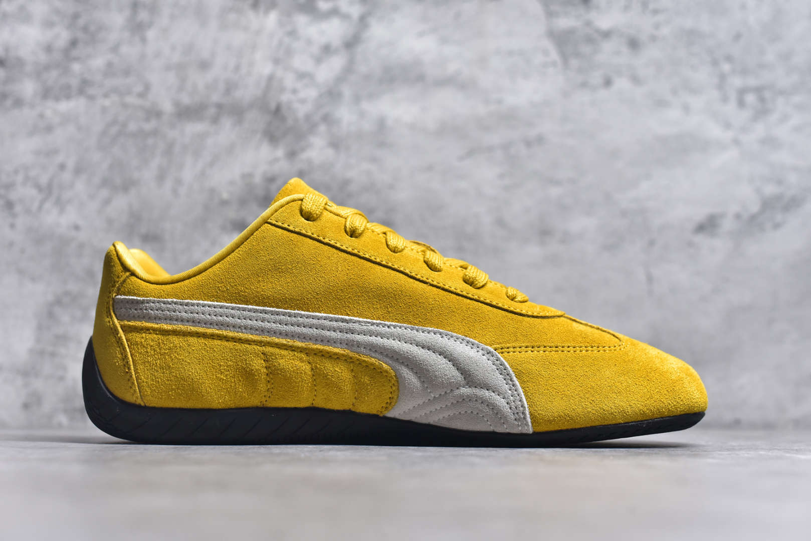 图片[3]-#Puma Ca Pro Classic 百搭单品彪马复古休闲鞋经典男女板鞋 搭配精心设计的配色组合，营造浓郁的复古氛围。鞋面打孔细节,提升穿着时的舒适度。皮革鞋面，标志性的橡胶耐磨外底 货号：398846-06 尺码：36 37 37.5 38 38.5 39 40 40.5 41 42 42.5 43 44 45-选品中心